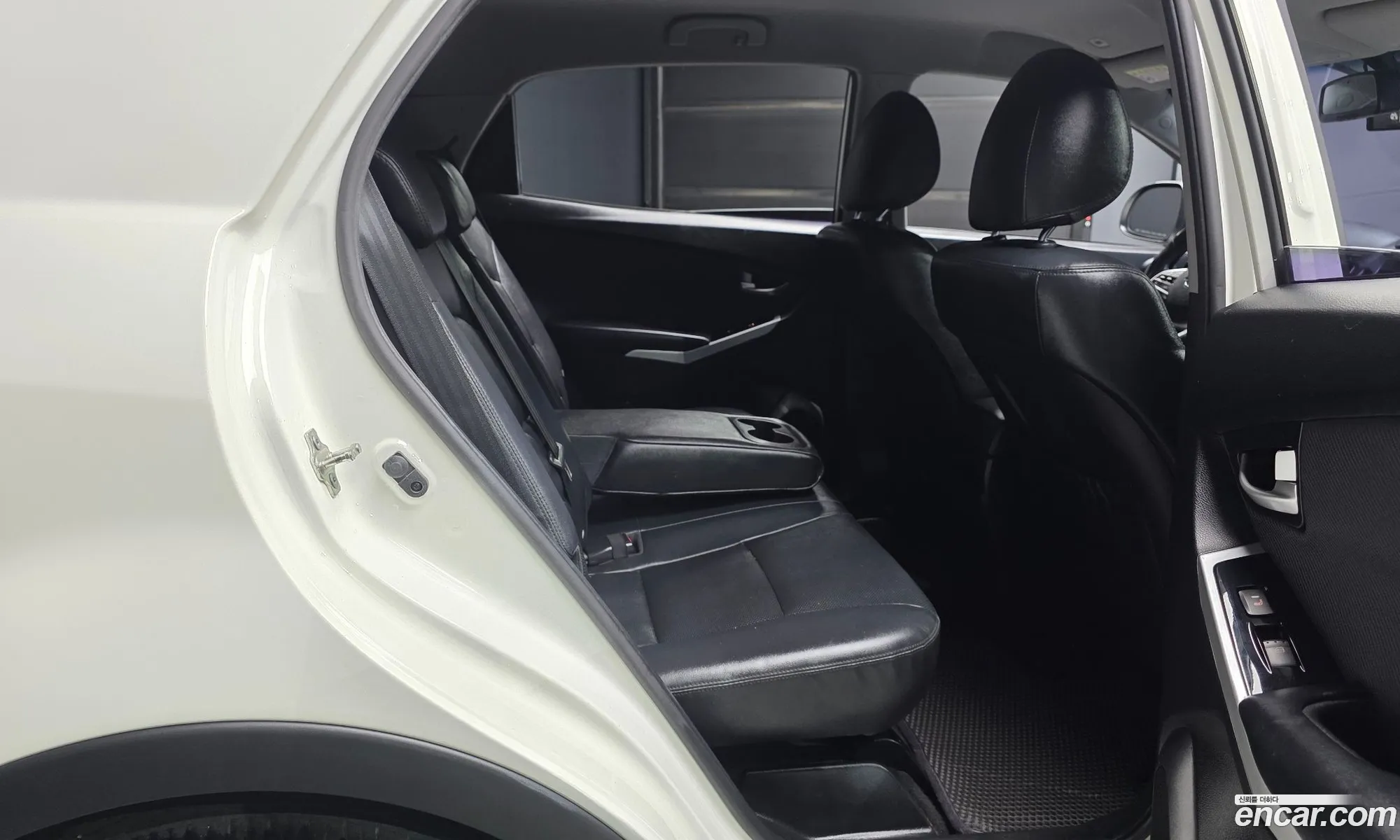KG Mobility (SsangYong) Style Korando C 2017 — 19