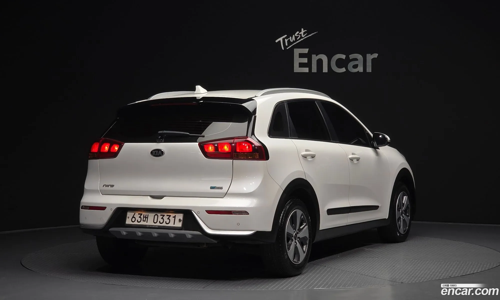 Kia Niro 2016 KNACA81CGHA019233 — 4