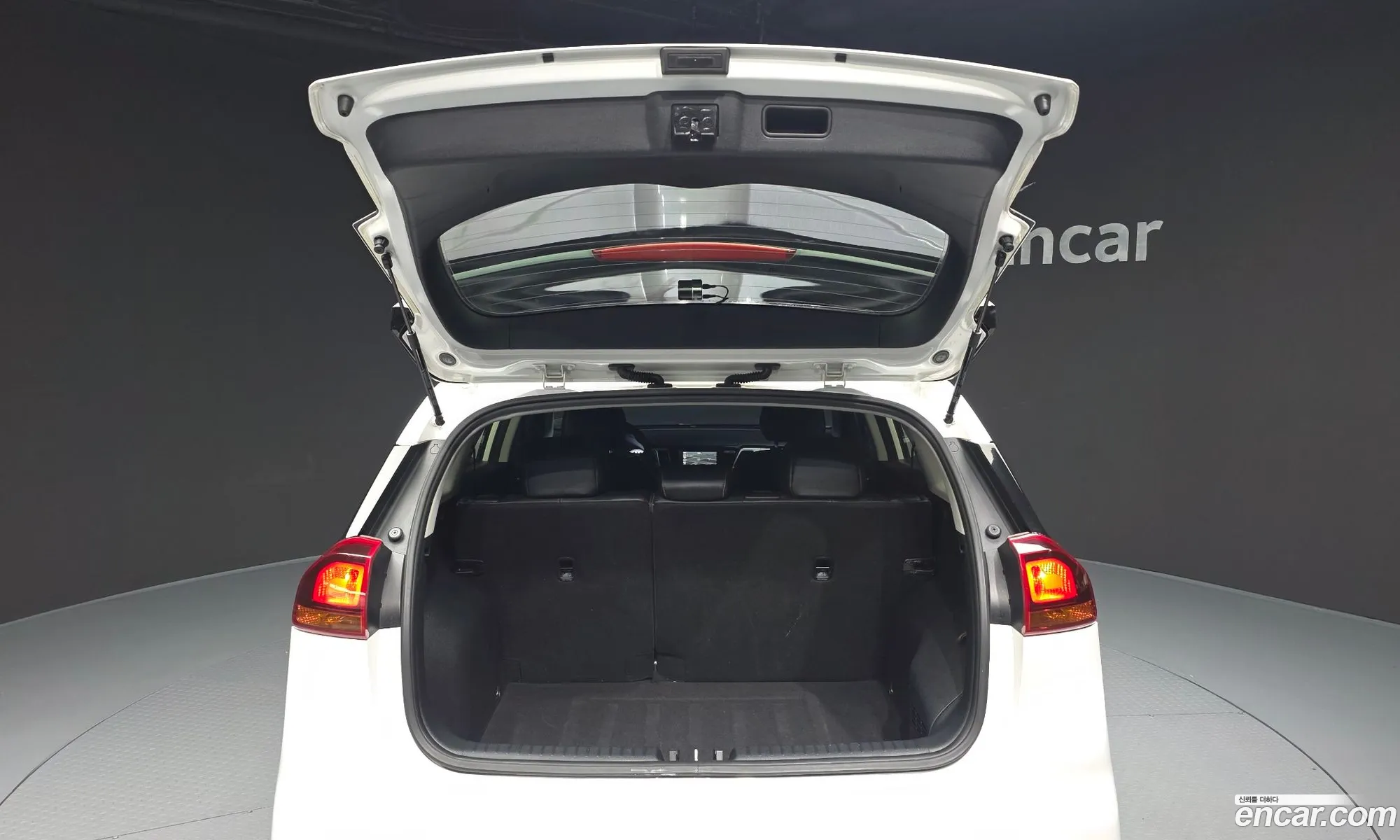 Kia Niro 2016 KNACA81CGHA019233 — 6