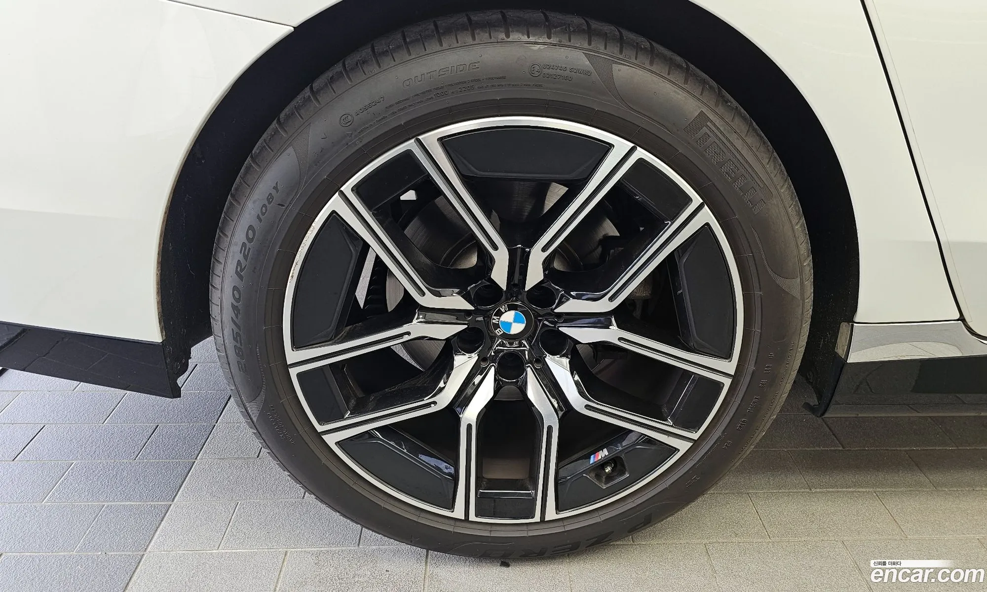 BMW 7 Series 2023 — 21