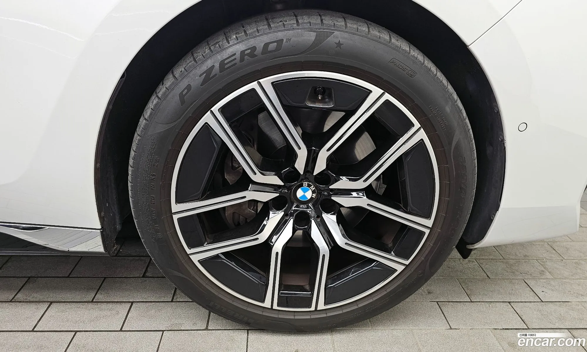 BMW 7 Series 2023 — 8