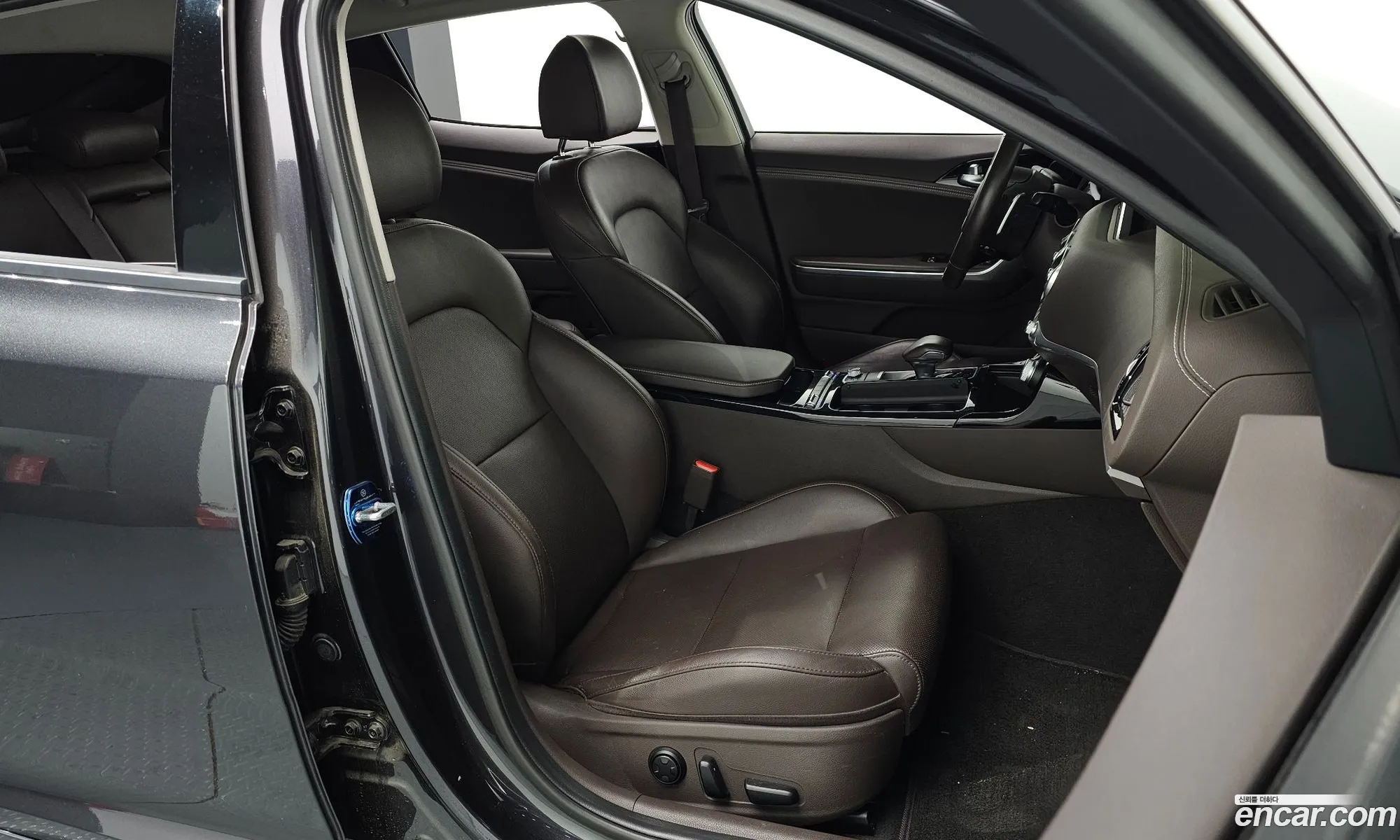 Kia Stinger 2018 KNAE351BBJS023974 — 6