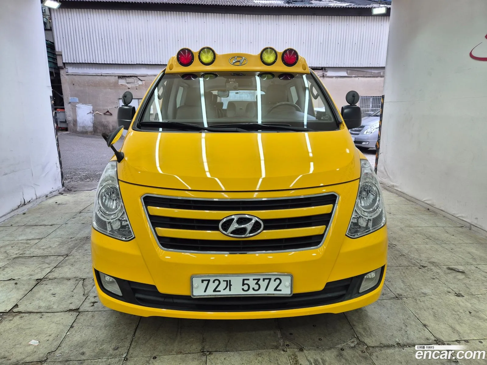 Hyundai Grand Starex 2015 — 18