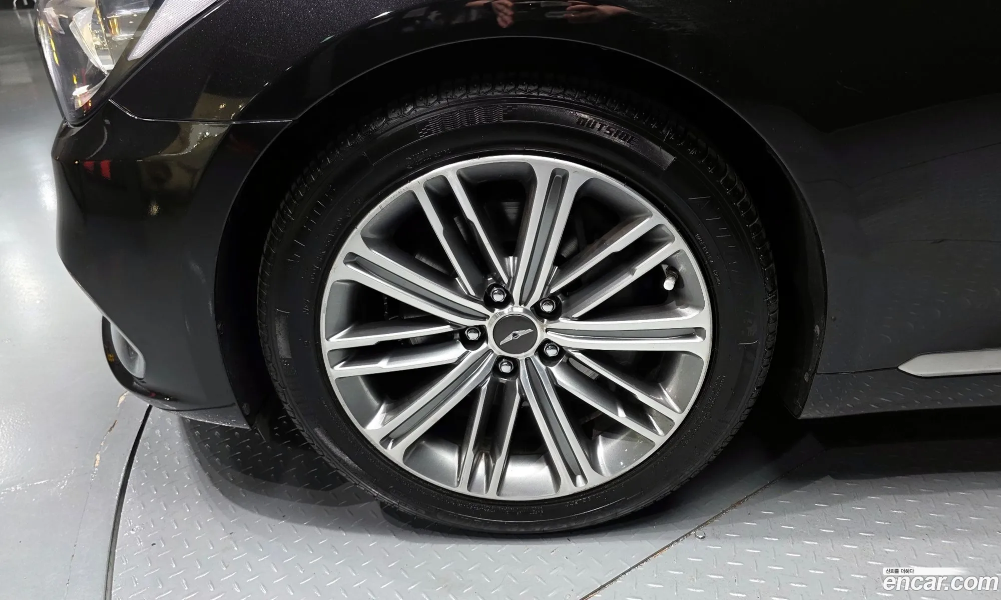 Genesis G80 2018 KMHGL41DDJU284471 — 8