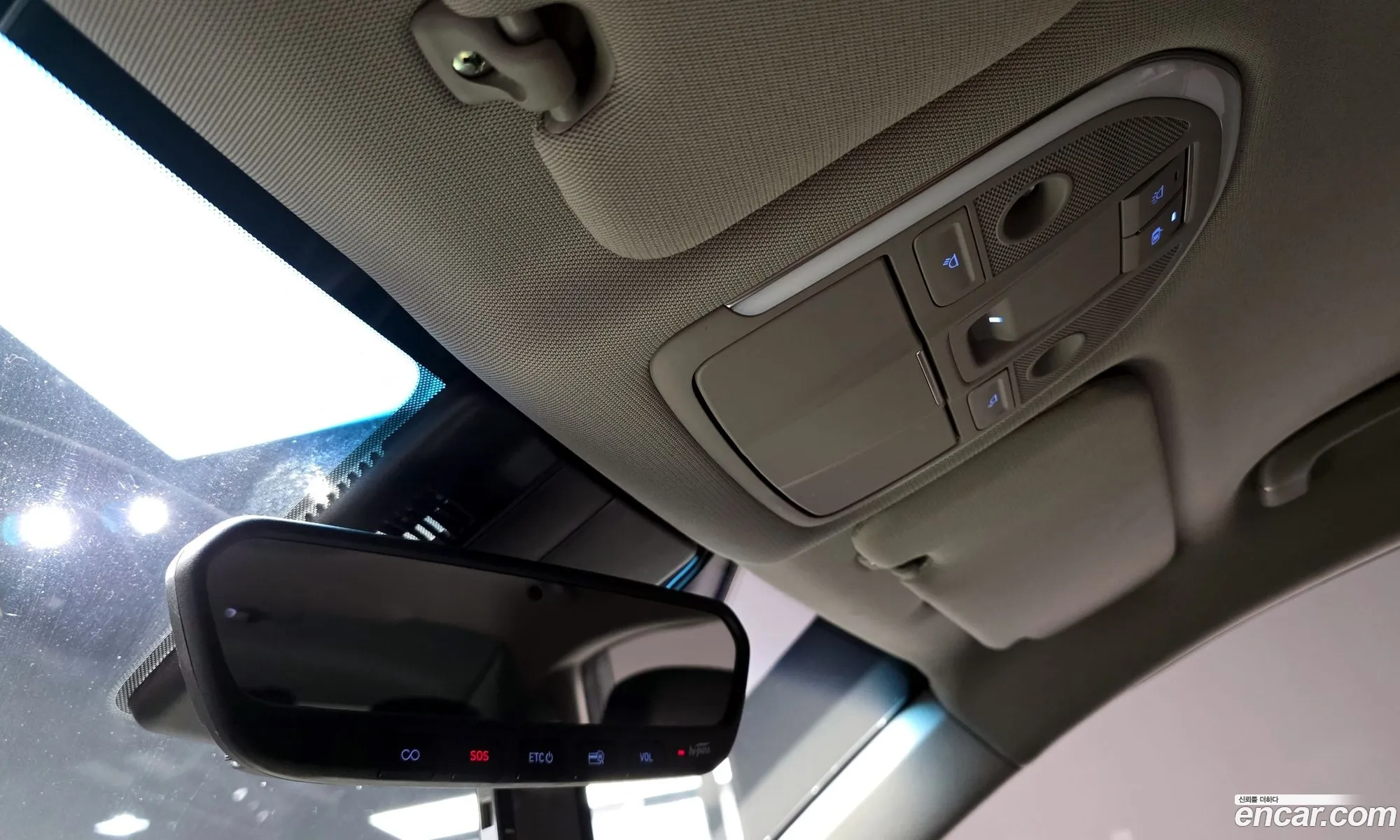 Genesis G80 2018 KMHGL41DDJU284471 — 2