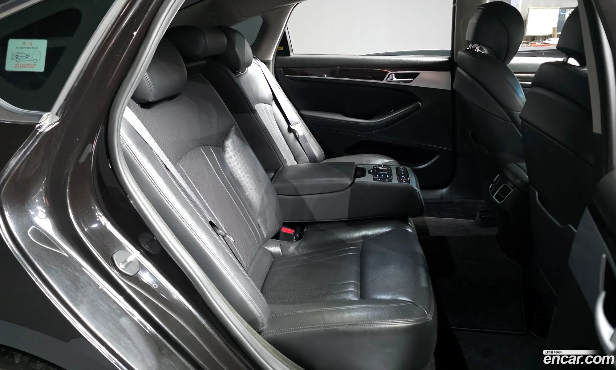 Genesis G80 2018 KMHGL41DDJU284471 — 14