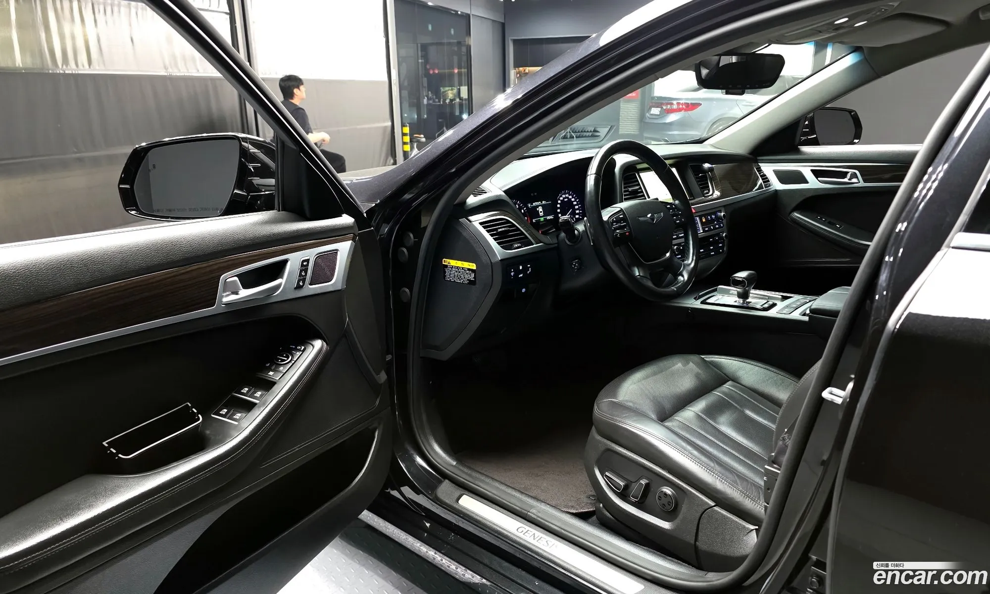 Genesis G80 2018 KMHGL41DDJU284471 — 16