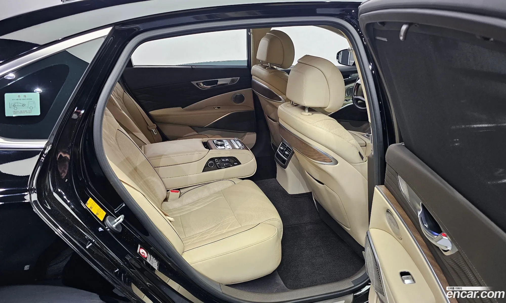 Kia The K9 2018 KNAS2418DKS005722 — 25