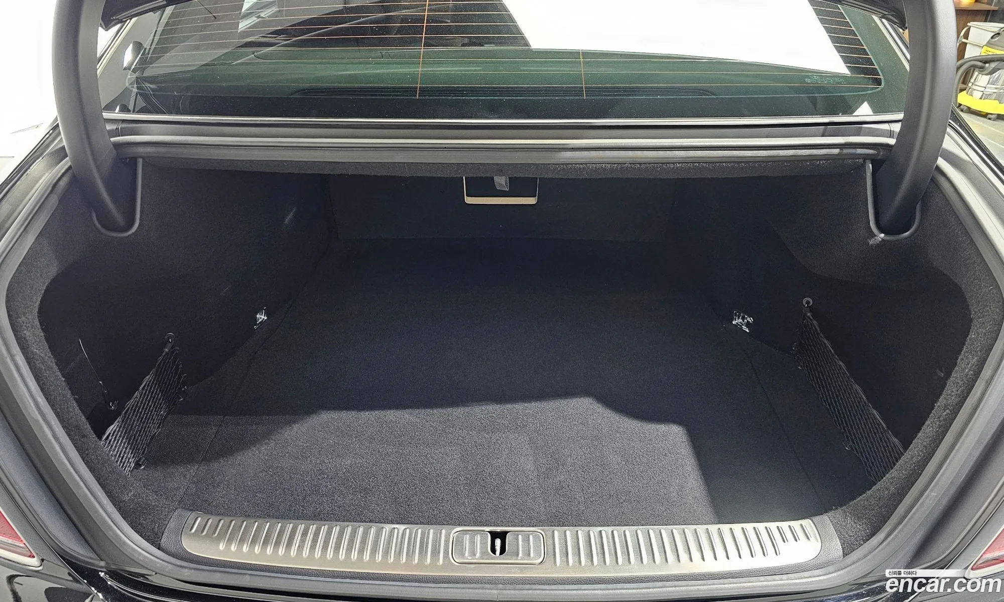 Kia The K9 2018 KNAS2418DKS005722 — 18