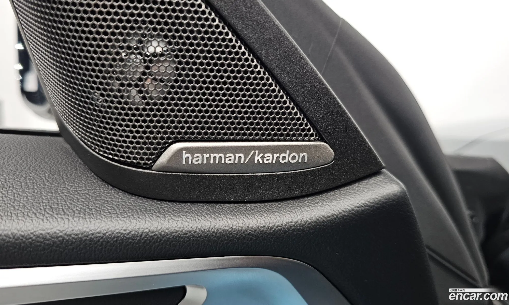 BMW i4 2023 WBY31AW01PFP63870 — 19