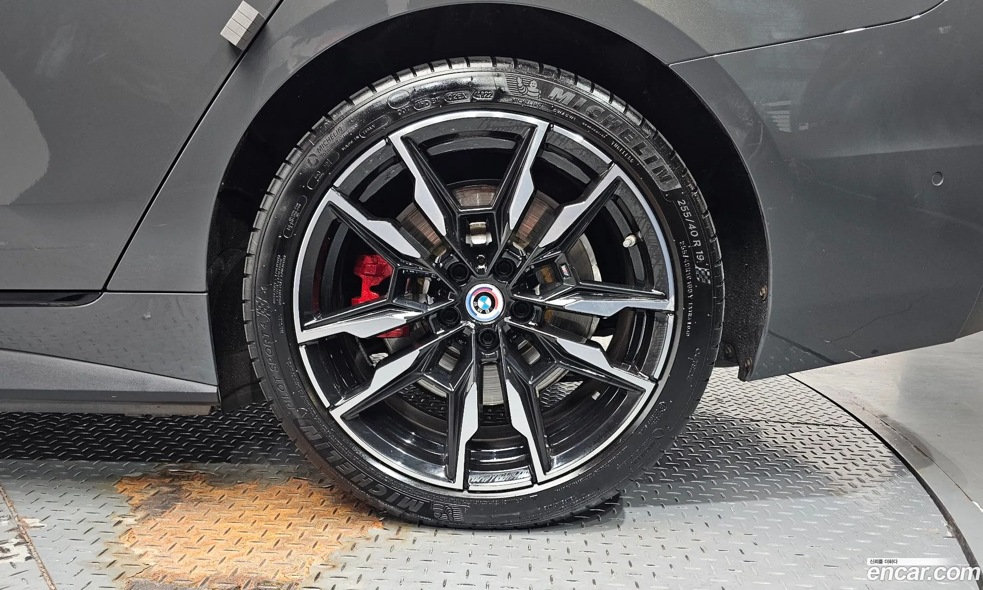 BMW i4 2023 WBY31AW01PFP63870 — 13