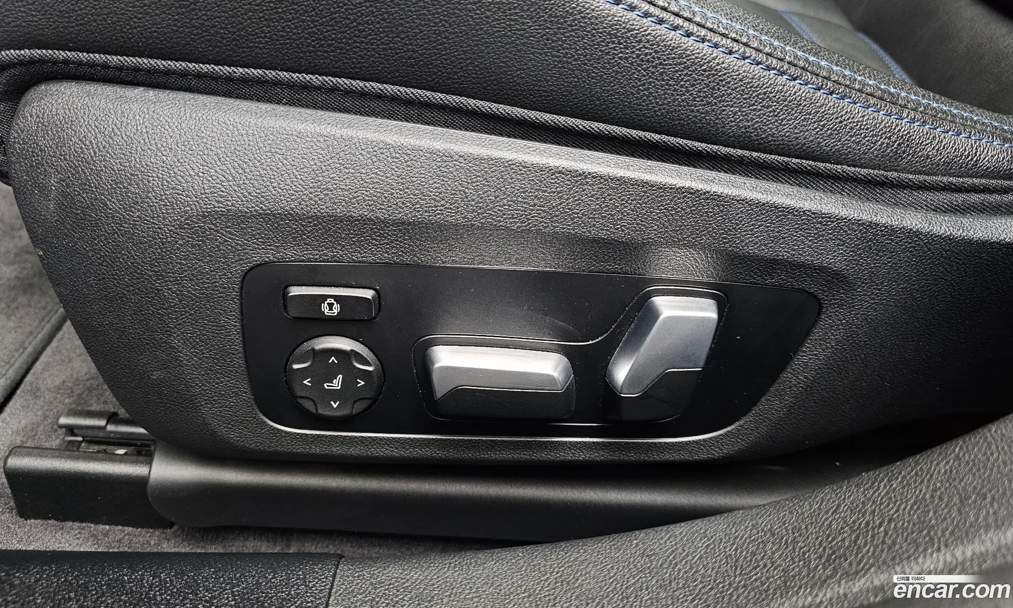 BMW i4 2023 WBY31AW01PFP63870 — 8
