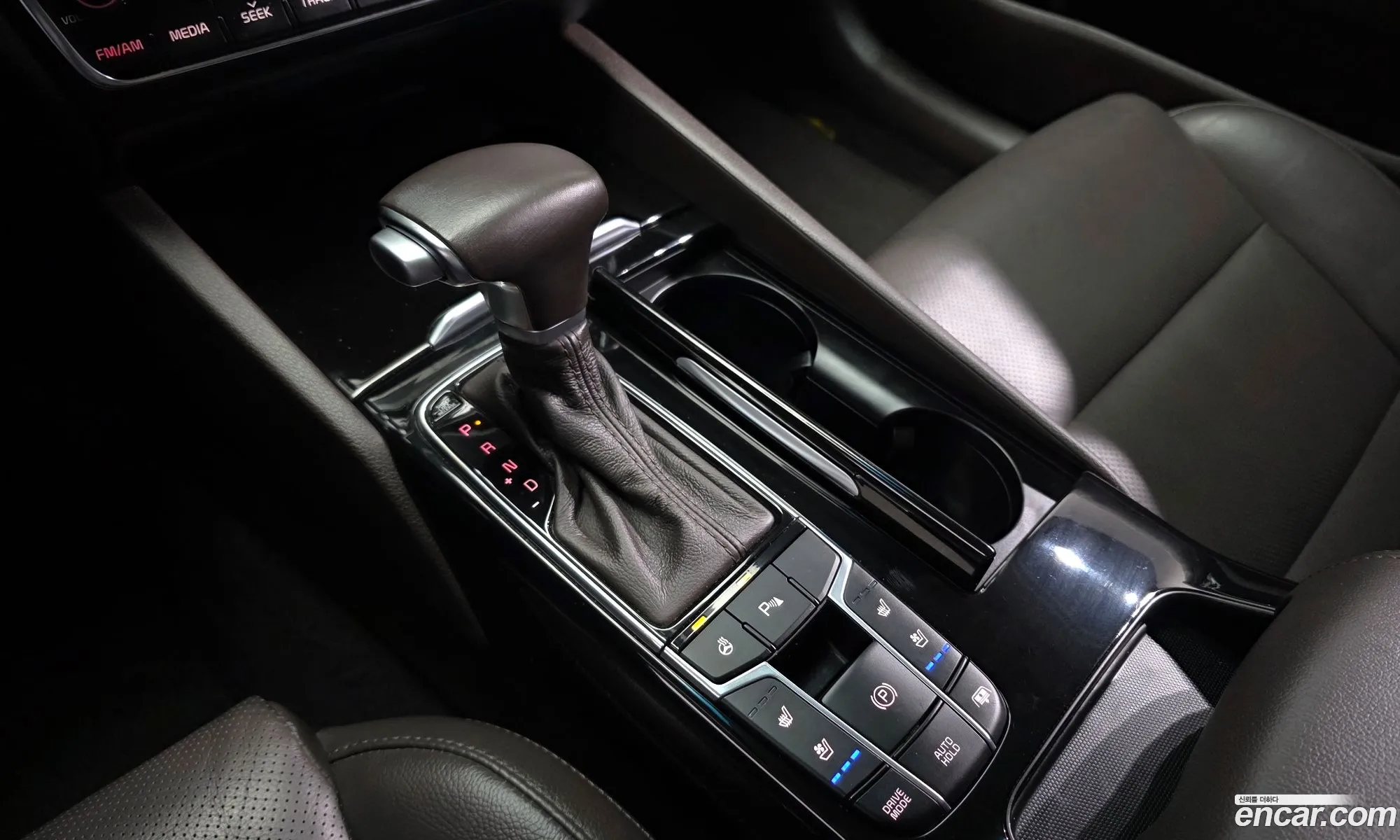Kia K7 2016 — 28