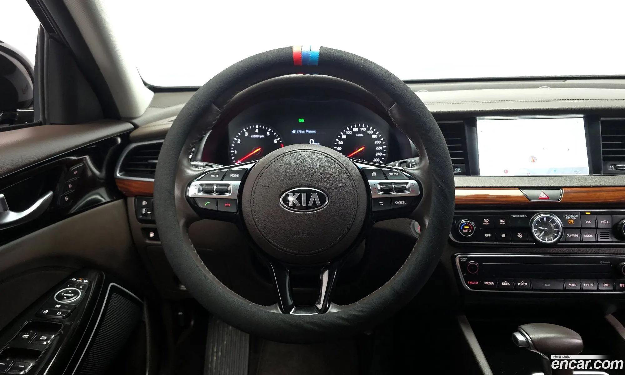 Kia K7 2016 — 25