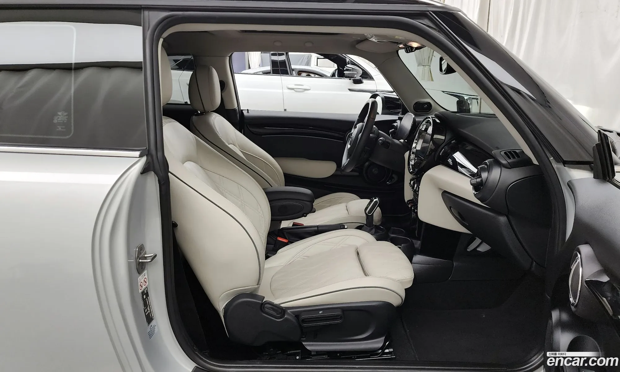 Mini Cooper S 2022 WMW61DH04P2T15477 — 28