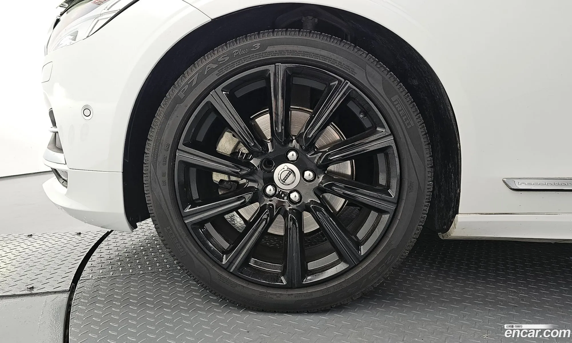 Volvo S90 2019 — 17
