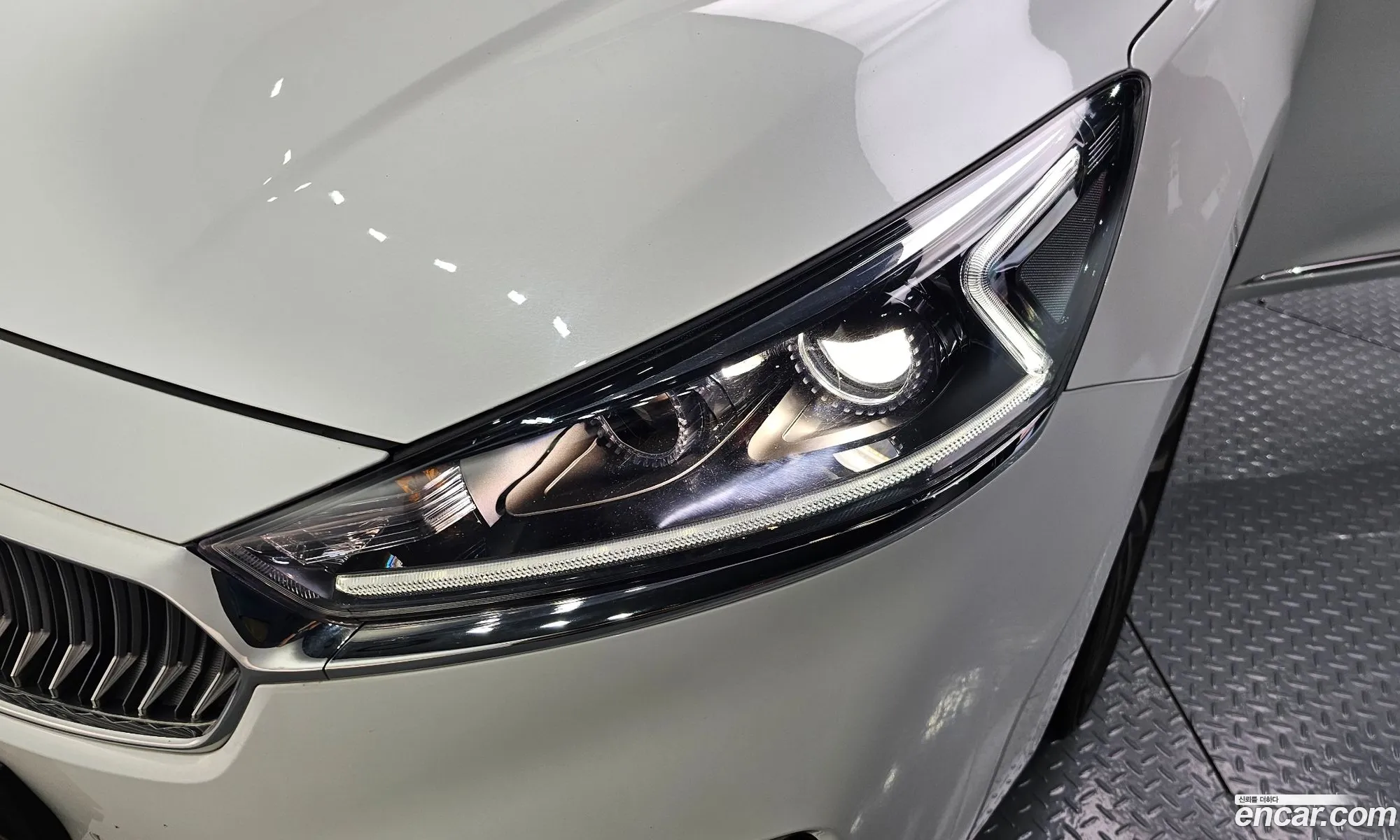 Kia K7 2016 KNALB415BGA039674 — 30