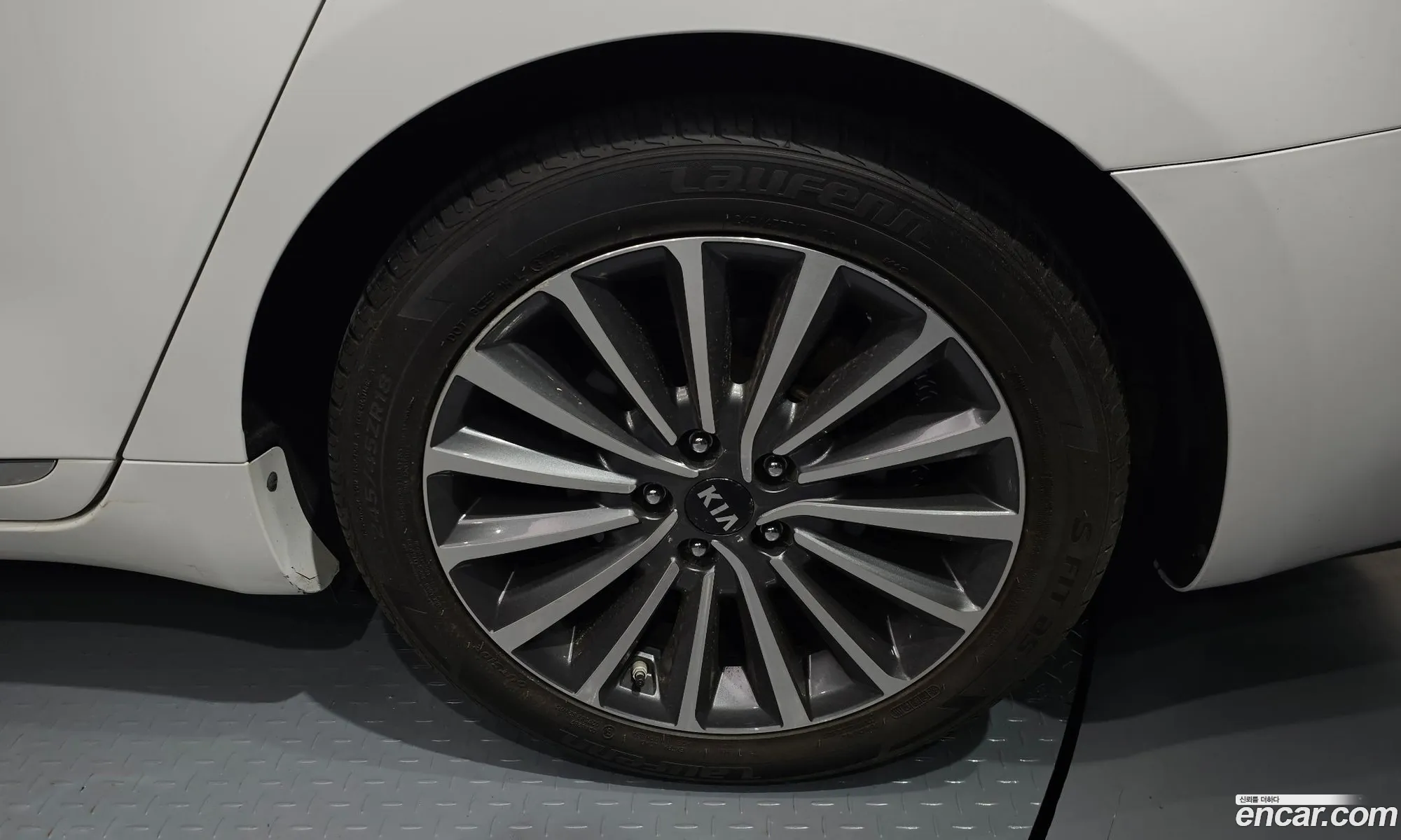 Kia K7 2016 KNALB415BGA039674 — 25