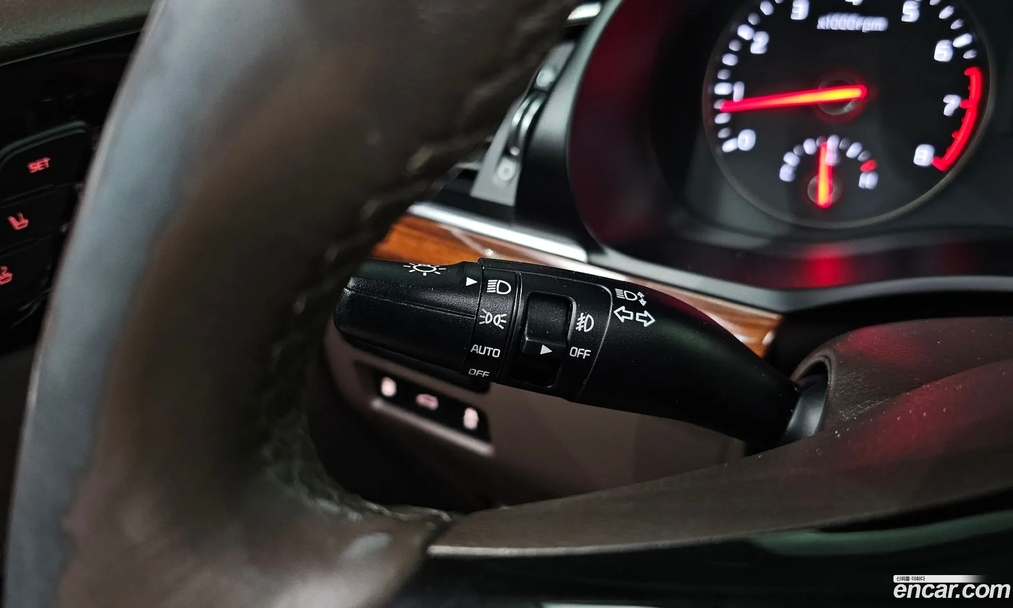 Kia K7 2016 KNALB415BGA039674 — 8