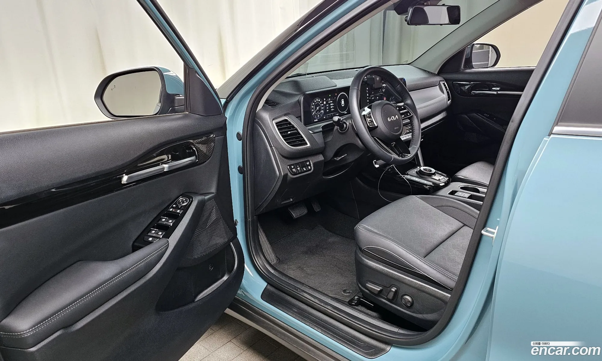Kia Seltos 2023 KNAET817BRK540256 — 10