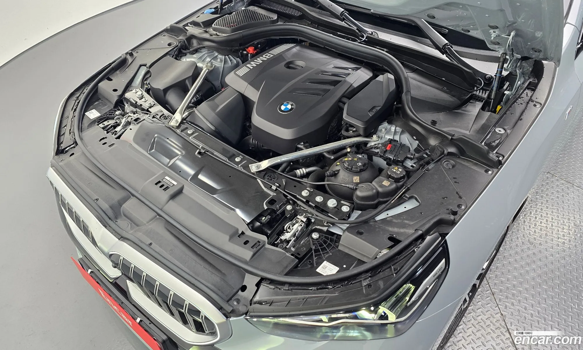 BMW 5 Series 2025 WBA21FJ08SCU19235 — 19