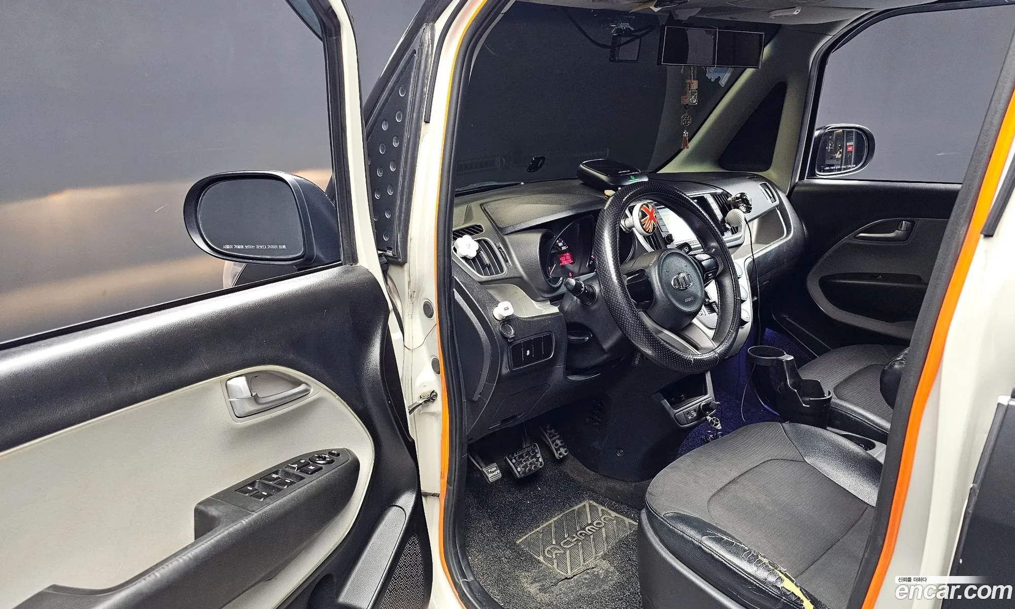 Kia Ray 2018 KNACF911BJT192527 — 18