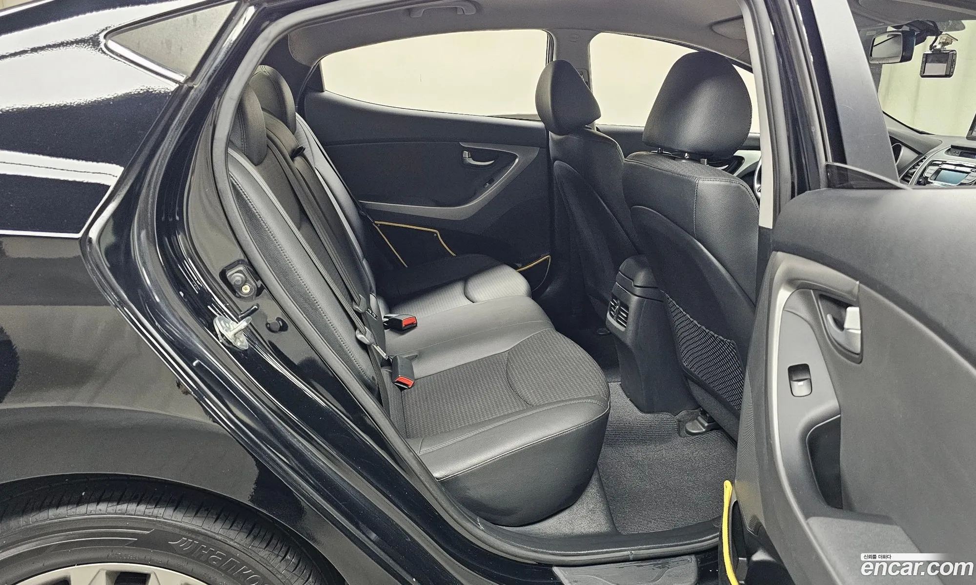Hyundai Elantra 2015 — 17