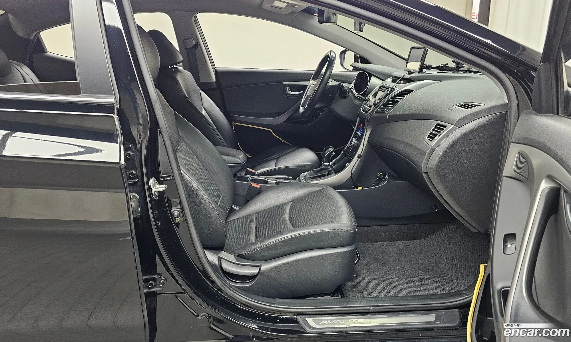 Hyundai Elantra 2015 — 14