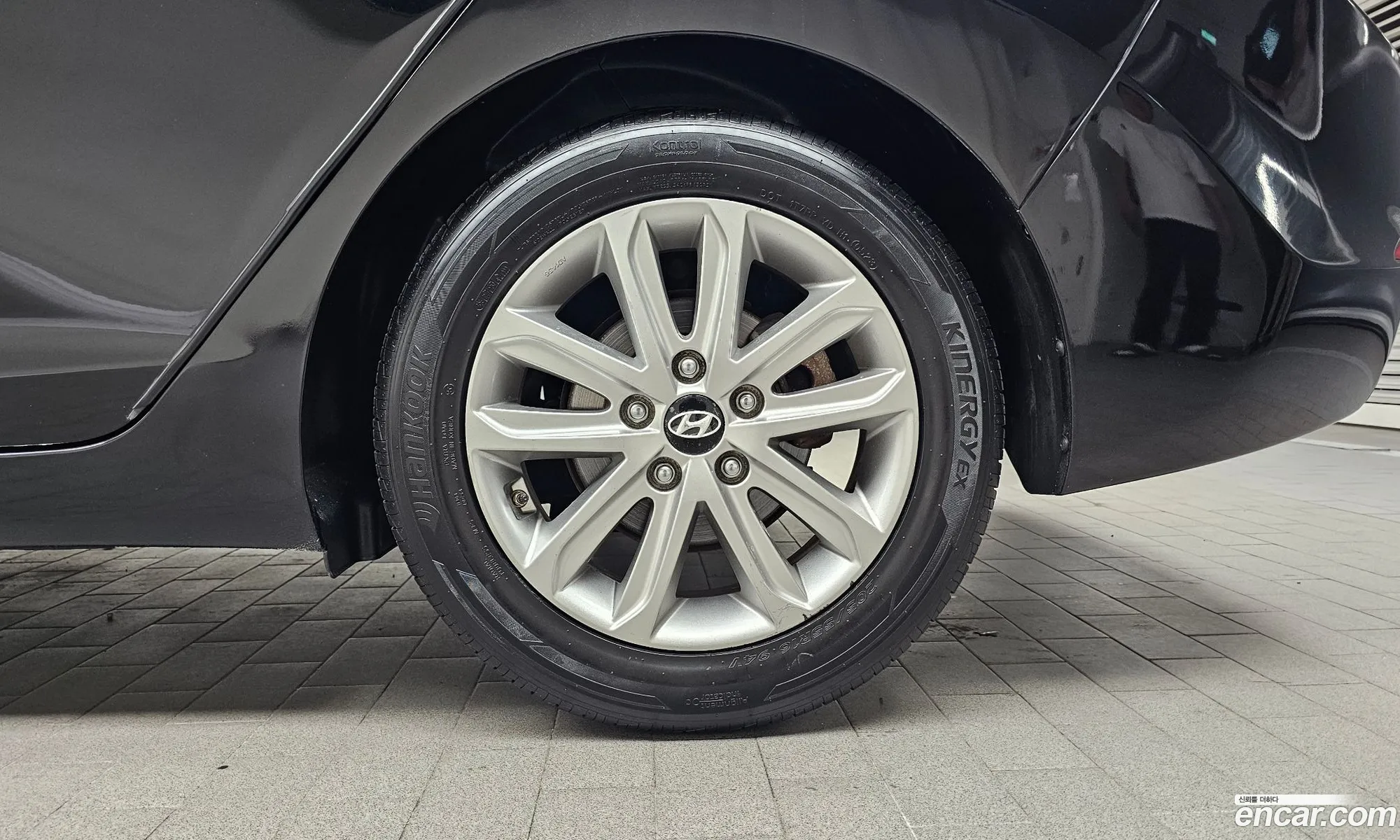 Hyundai Elantra 2015 — 12
