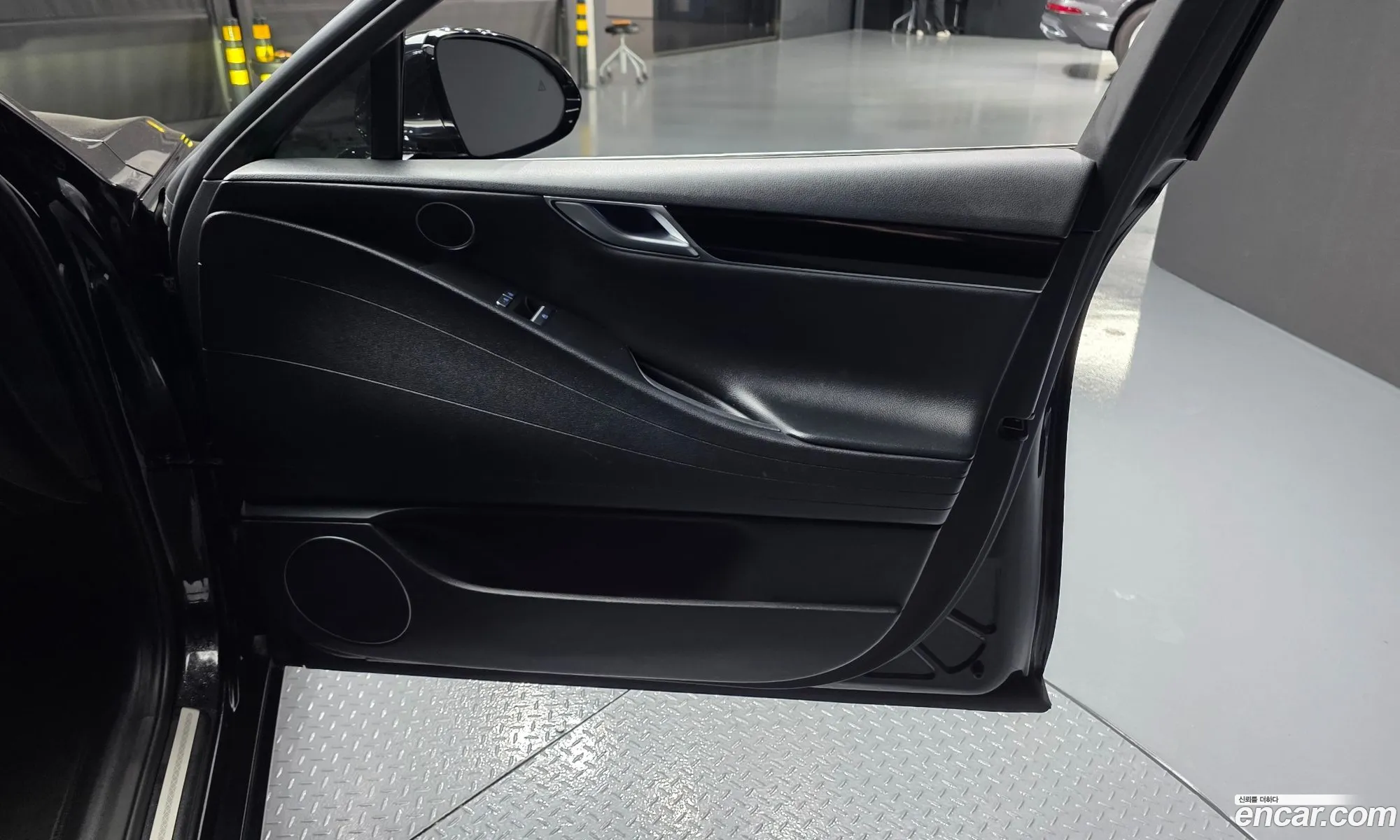 Genesis G80 2021 — 32