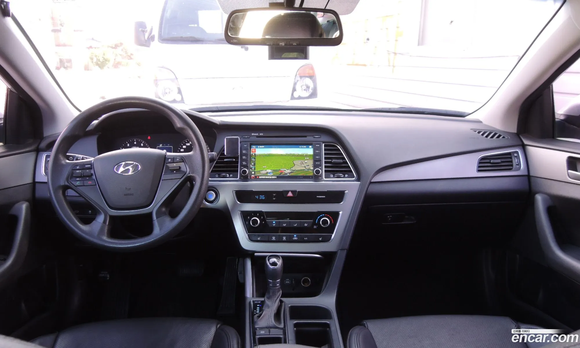Hyundai LF Sonata 2015 — 10