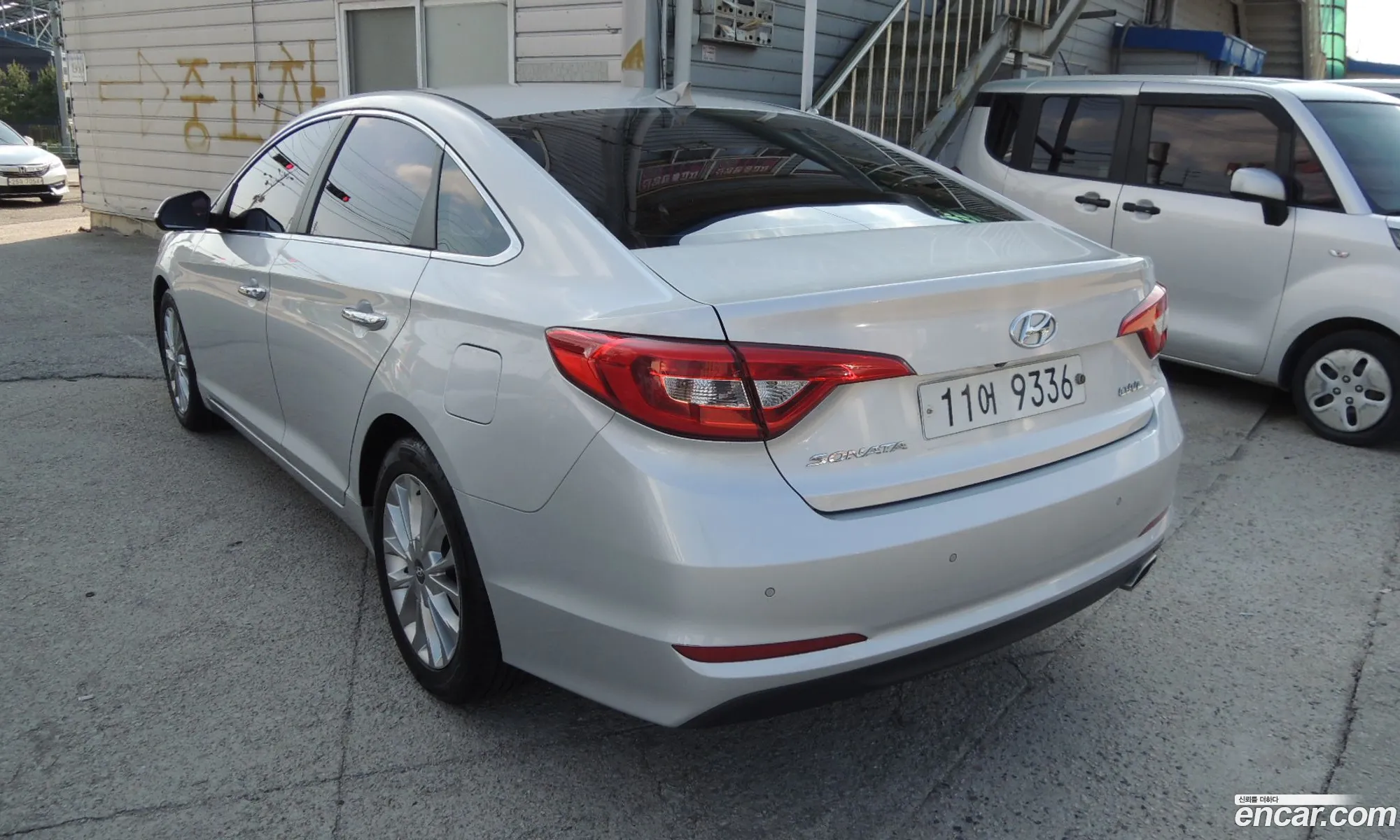 Hyundai LF Sonata 2015 — 19