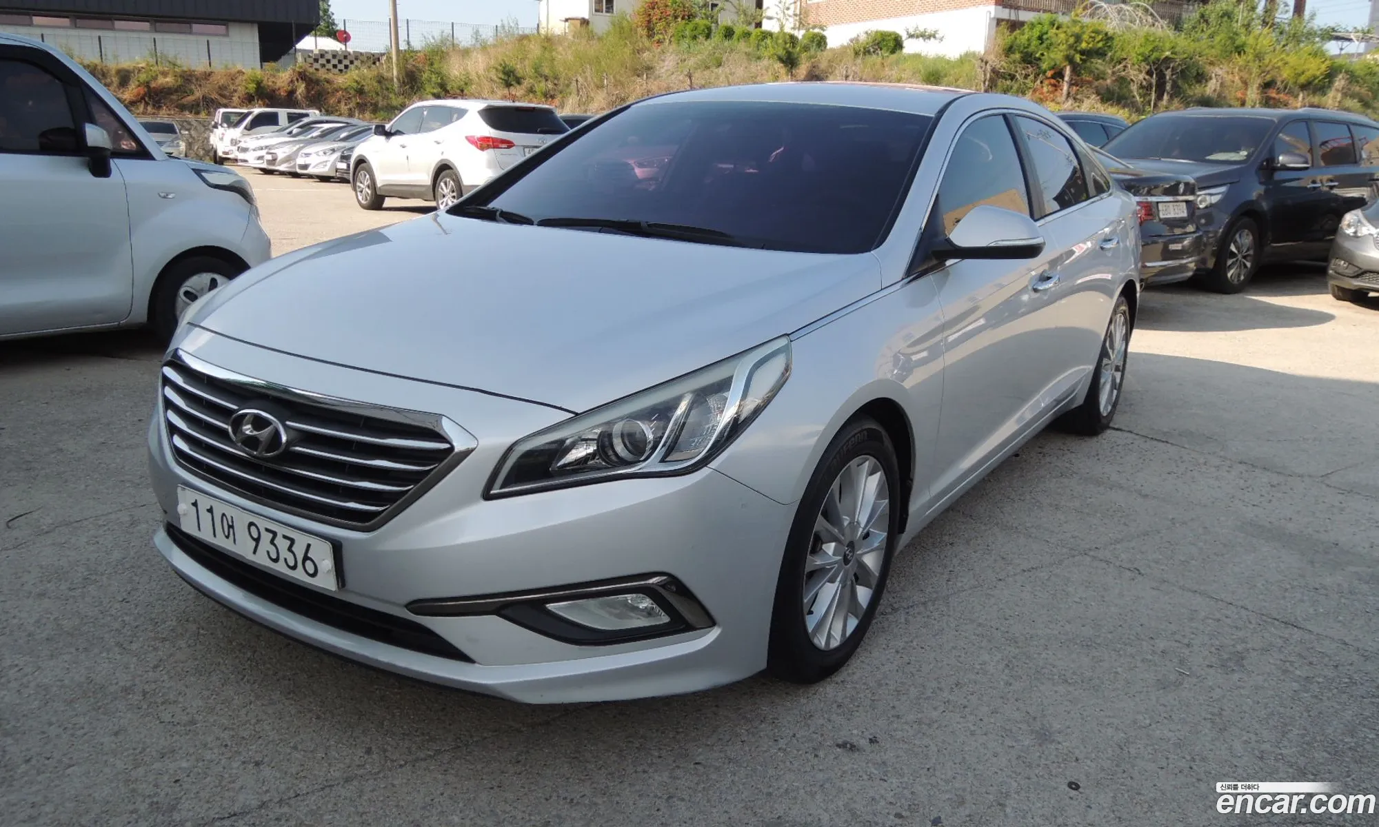 Hyundai LF Sonata 2015 — 12