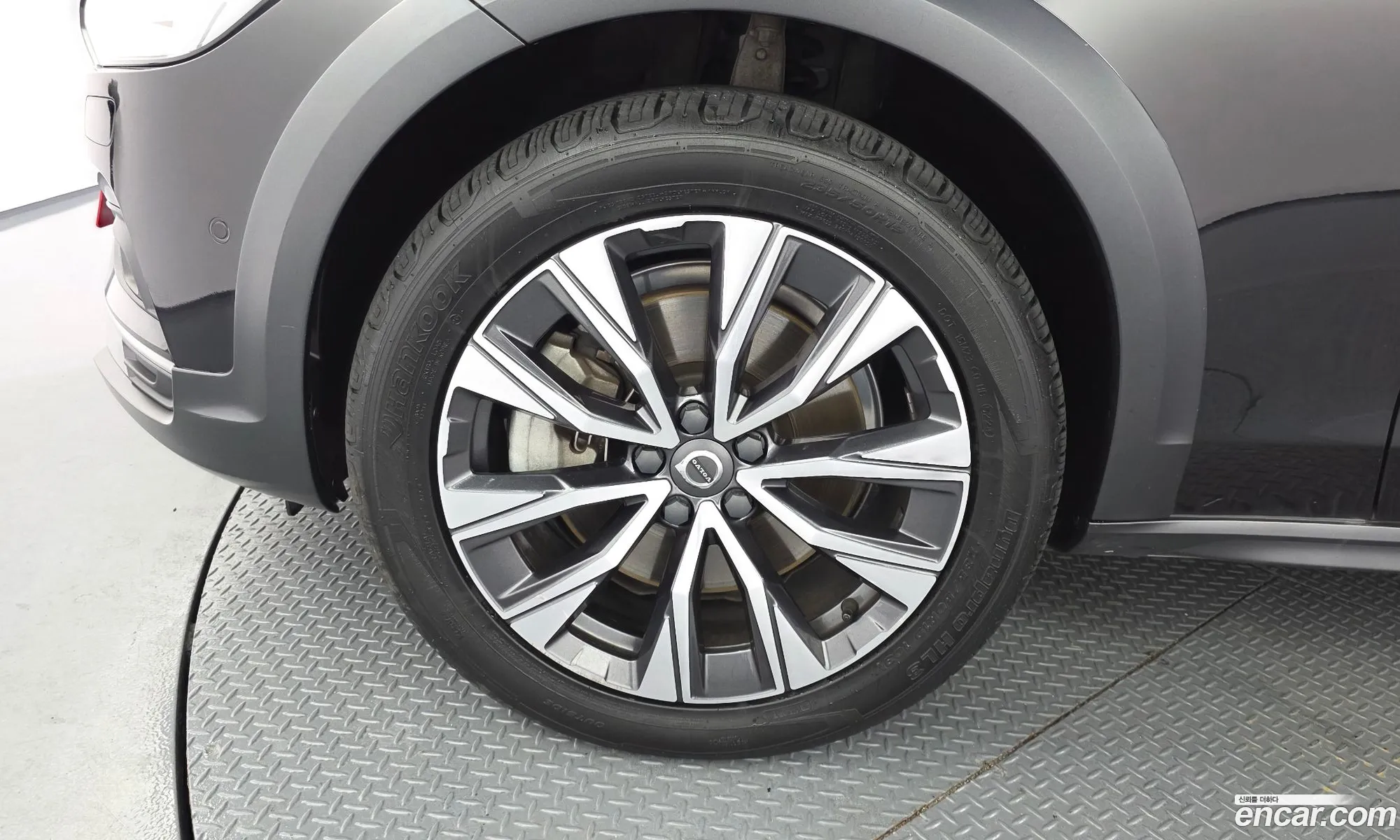 Volvo V90 Cross Country 2020 — 5