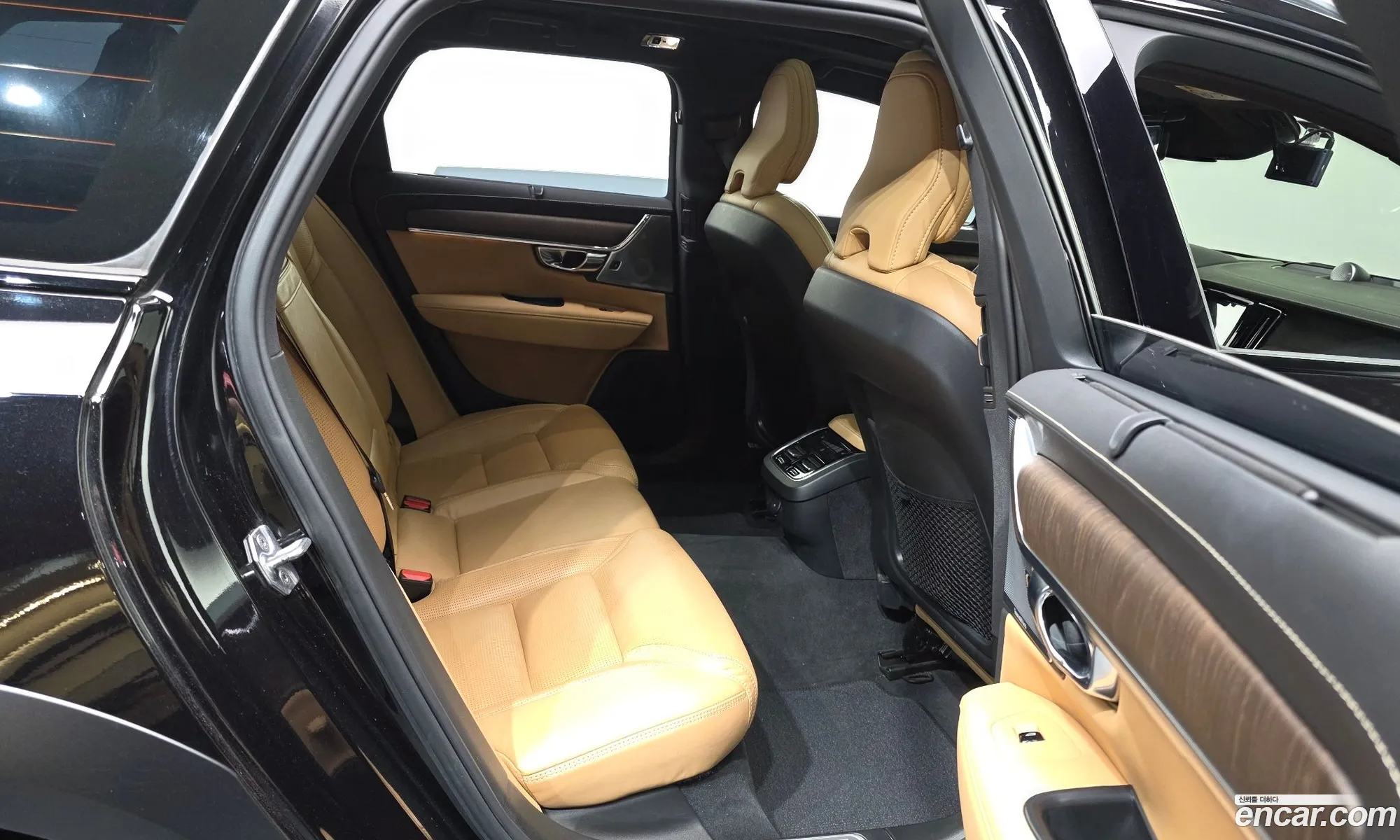 Volvo V90 Cross Country 2020 — 2