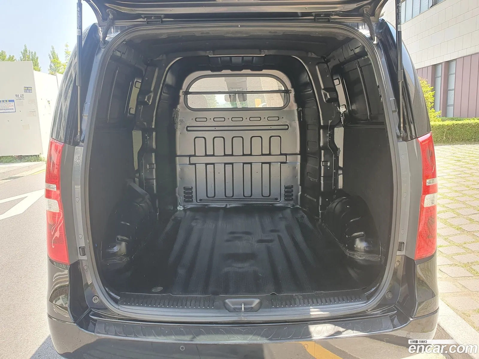 Hyundai Grand Starex 2020 — 18