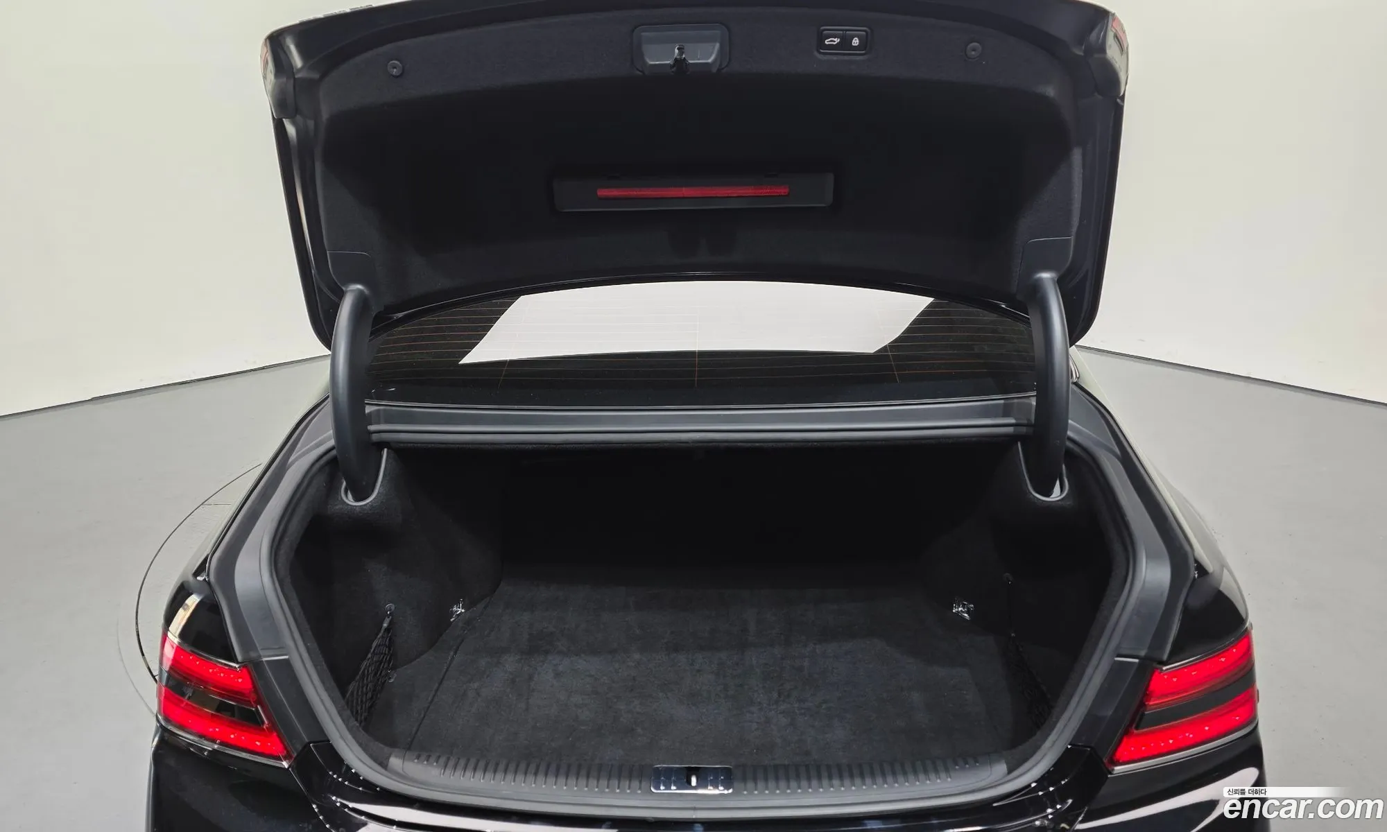 Genesis G90 2019 KMHG141DDLU077477 — 4