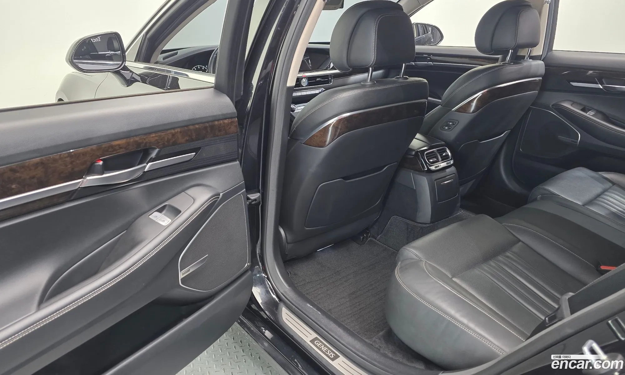 Genesis G90 2019 KMHG141DDLU077477 — 13