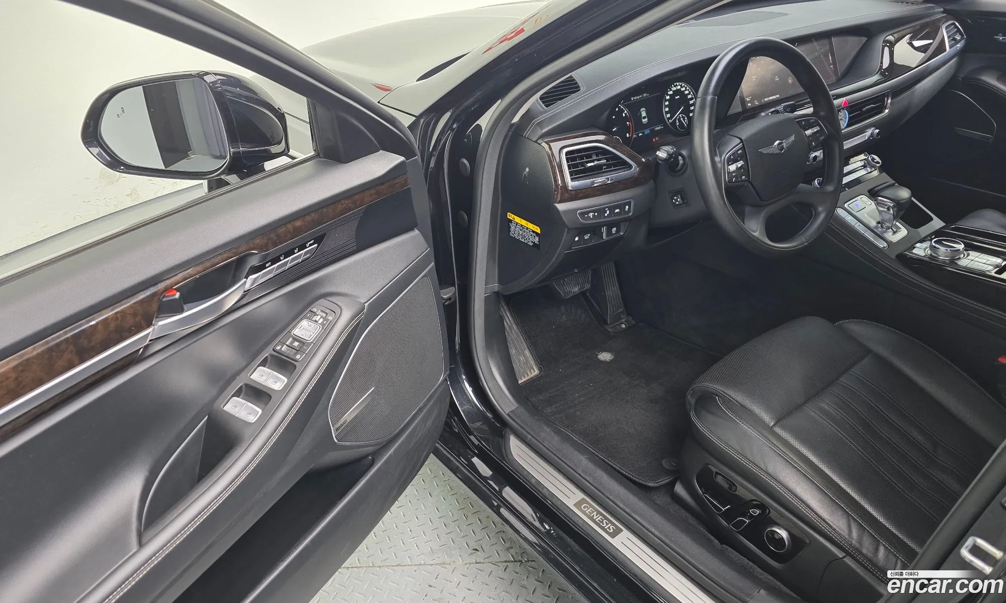 Genesis G90 2019 KMHG141DDLU077477 — 20