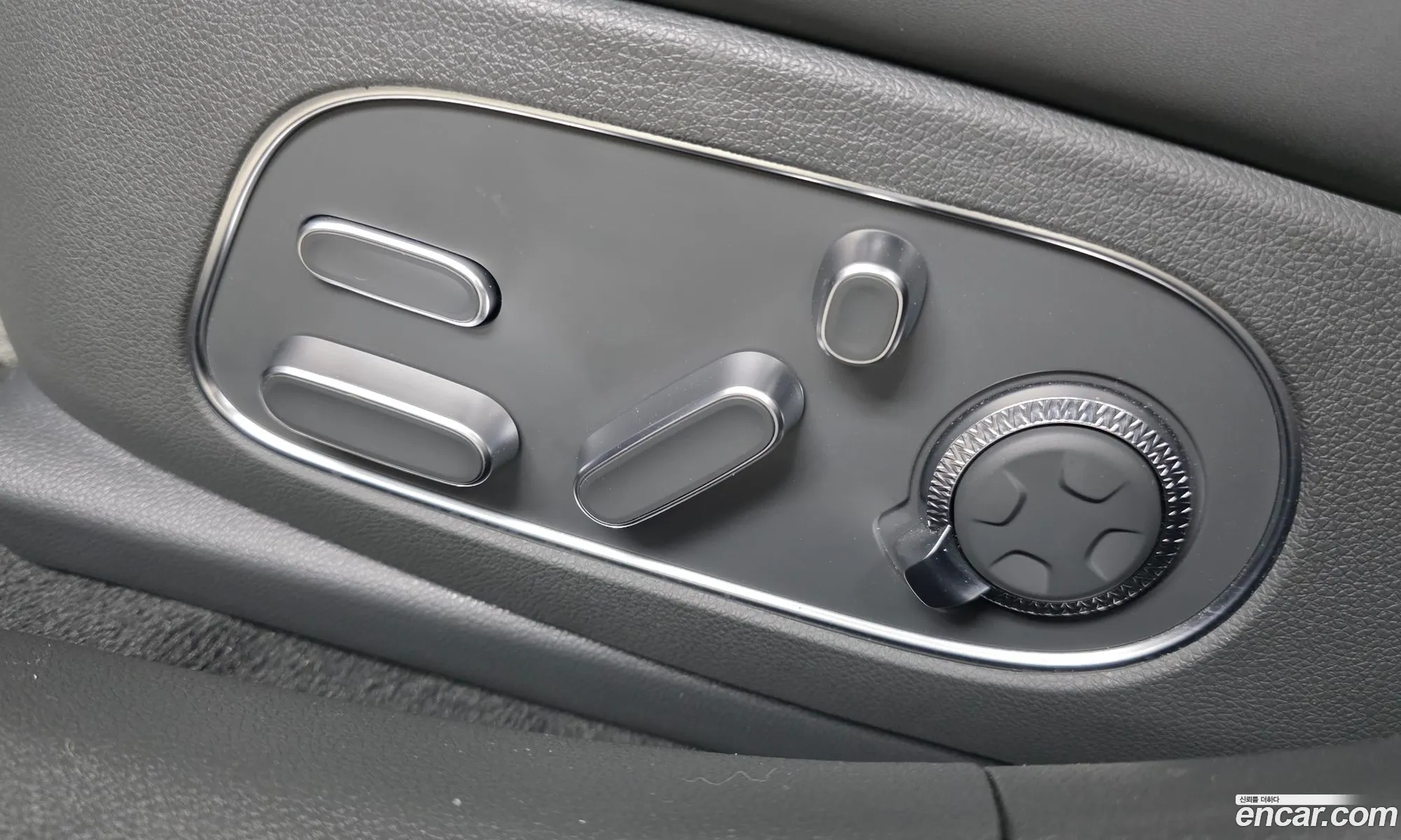 Genesis G90 2022 KMTFA41DDNU008294 — 3