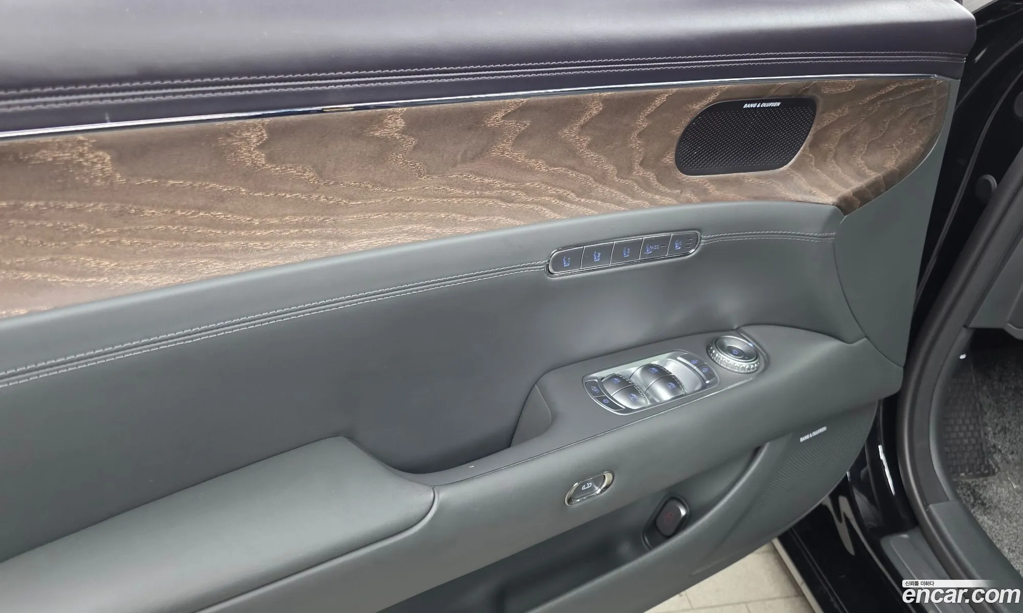 Genesis G90 2022 KMTFA41DDNU008294 — 7