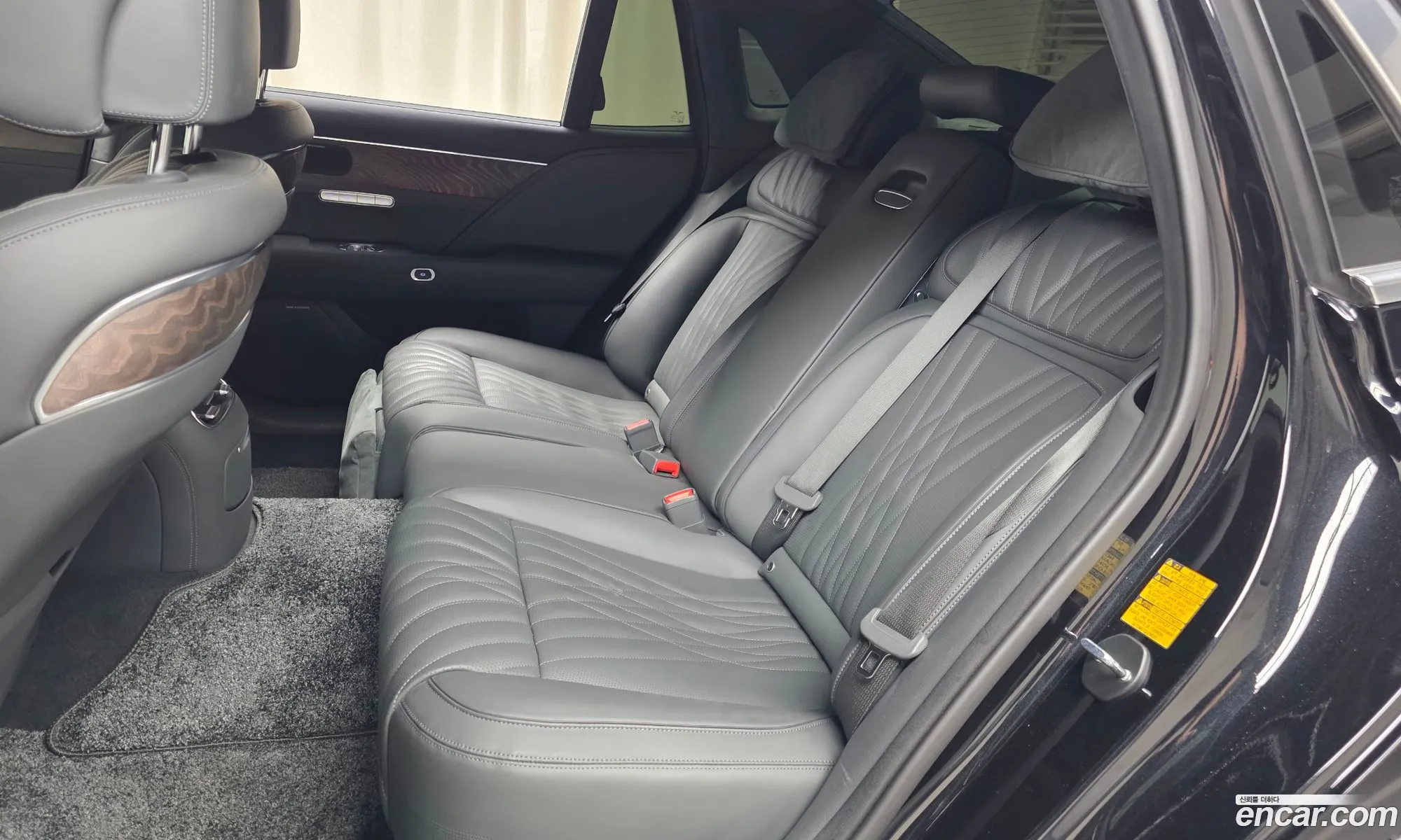 Genesis G90 2022 KMTFA41DDNU008294 — 9