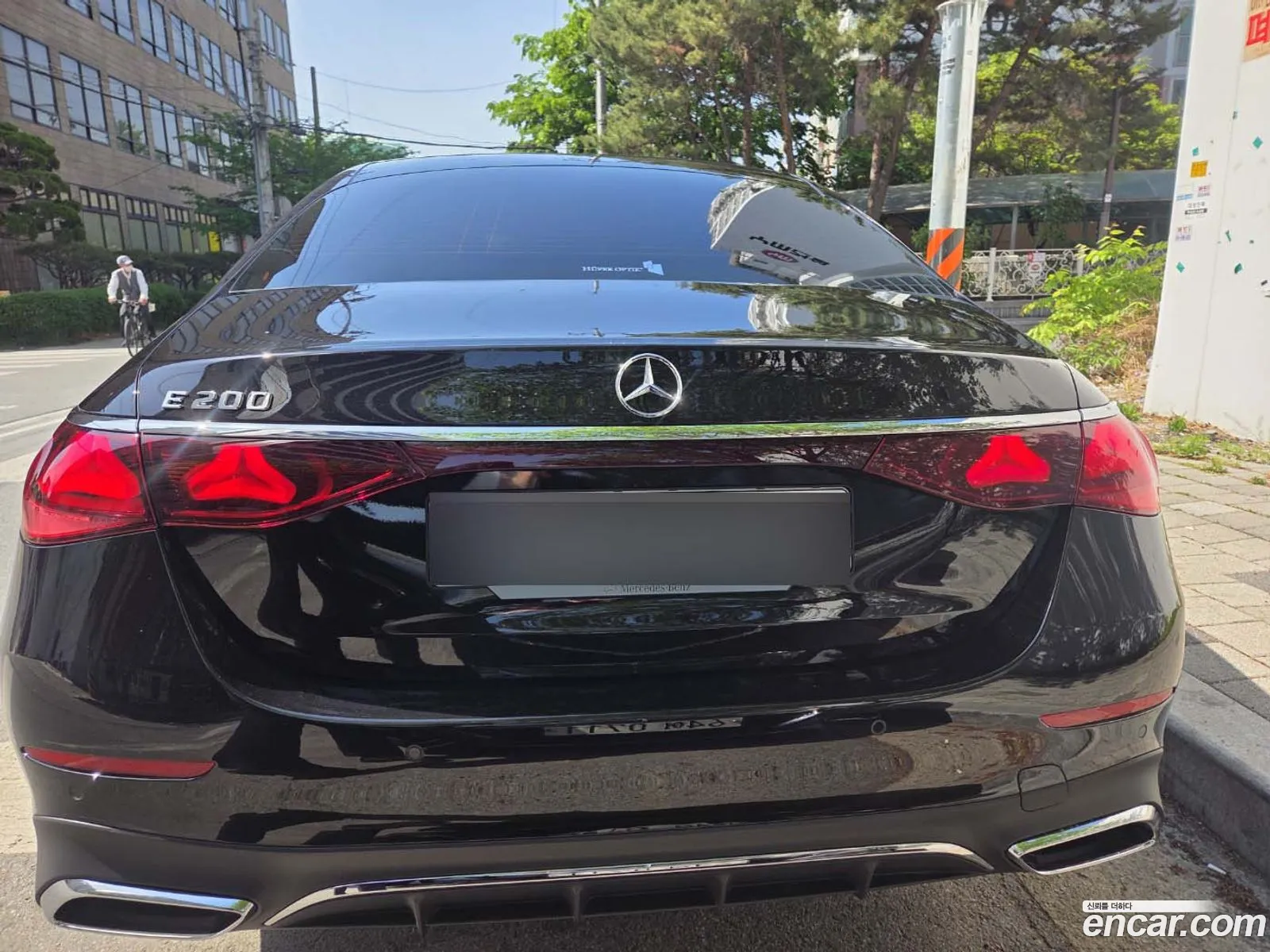 Mercedes-Benz E-Class W214 2026 — 18