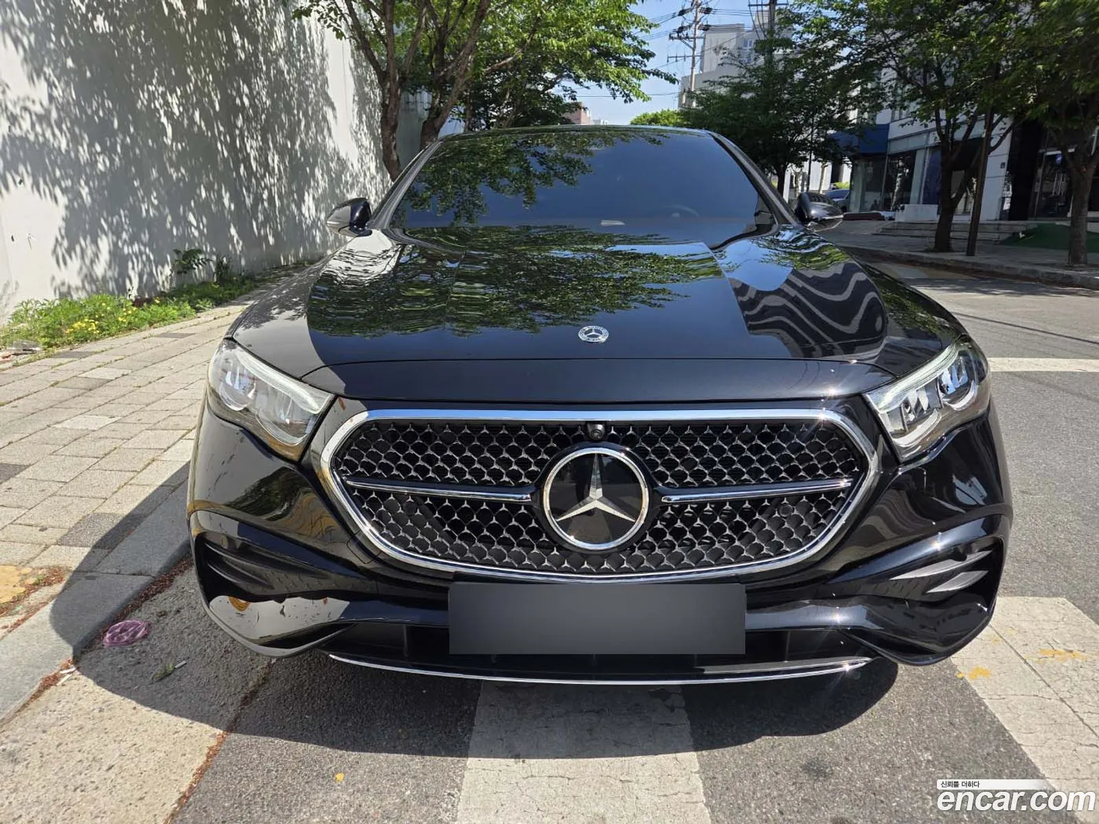Mercedes-Benz E-Class W214 2026 — 10