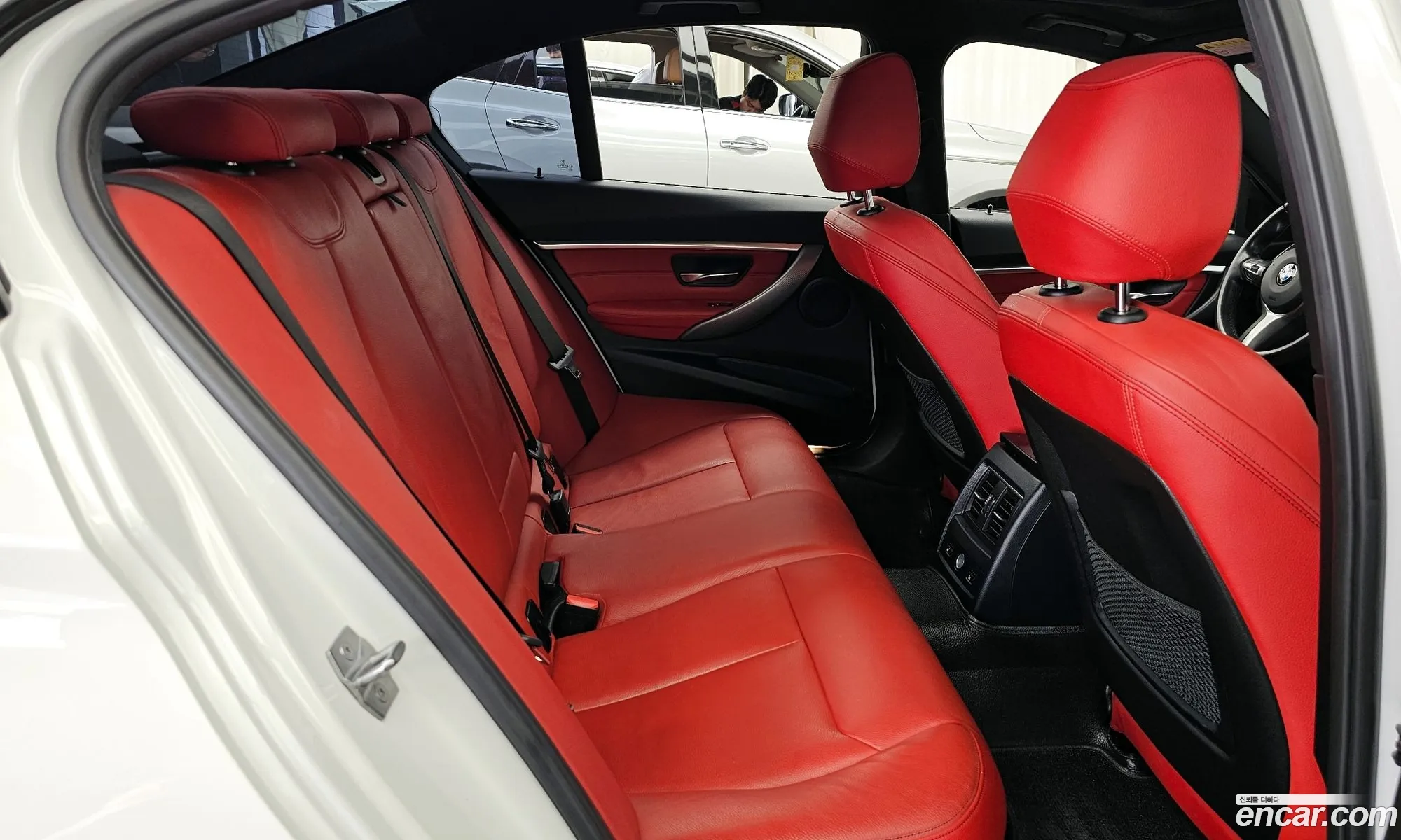 BMW 3 Series 2018 WBA8B9100JA826338 — 18