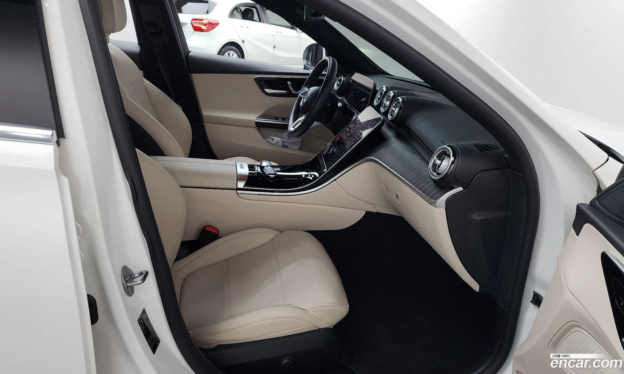 Mercedes-Benz C-Class W206 2023 — 13