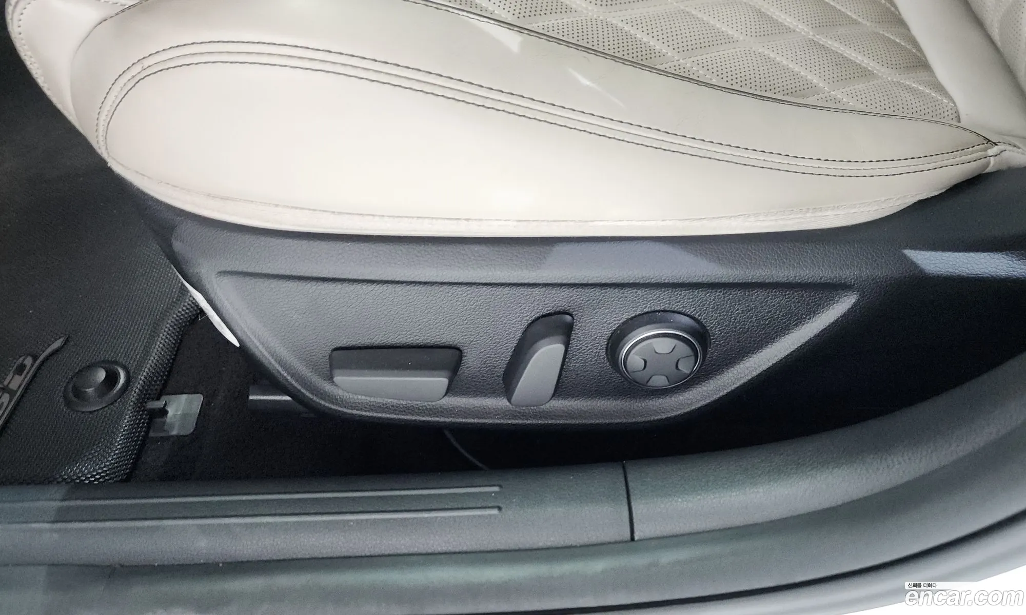 Genesis G70 2021 KMTG341ADMU083706 — 4