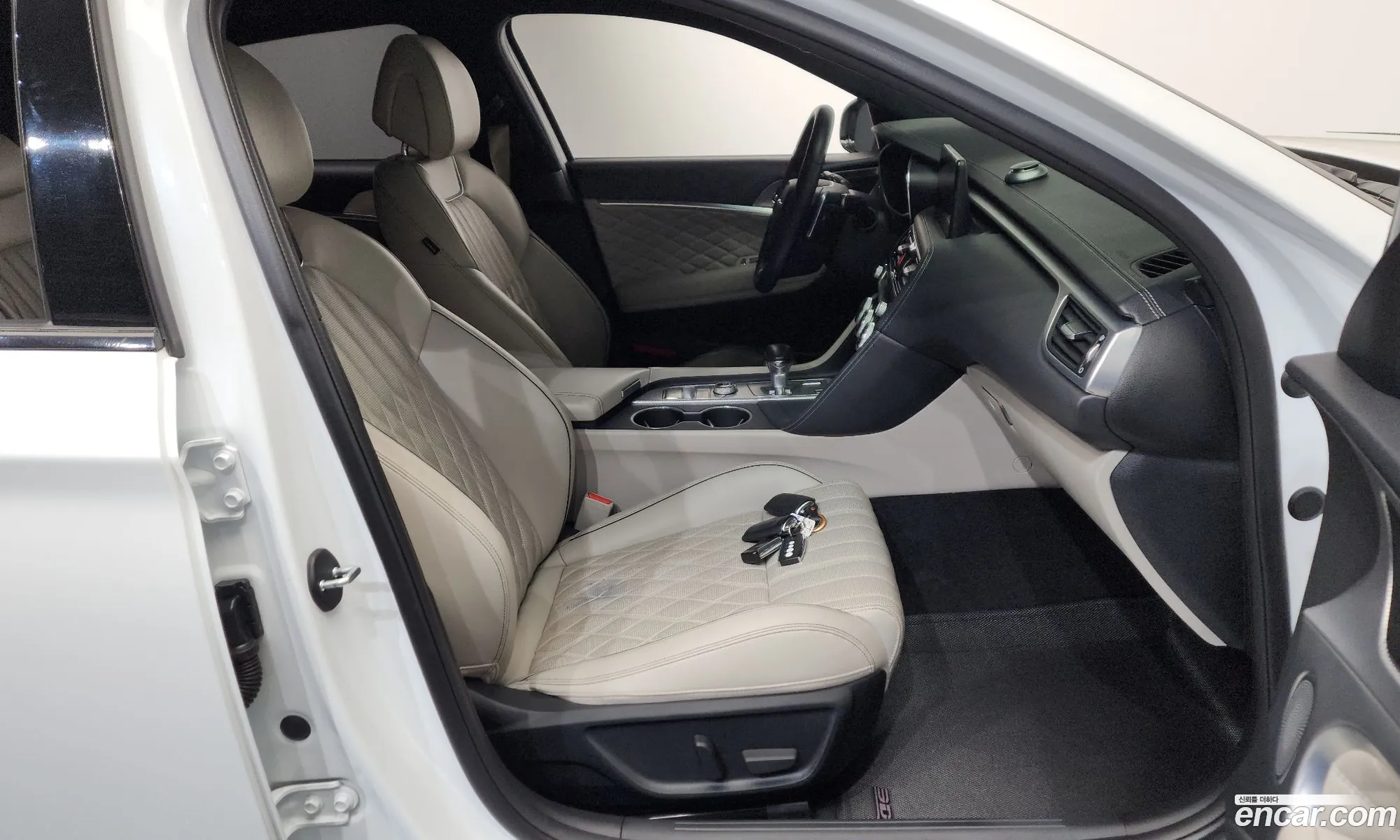 Genesis G70 2021 KMTG341ADMU083706 — 18