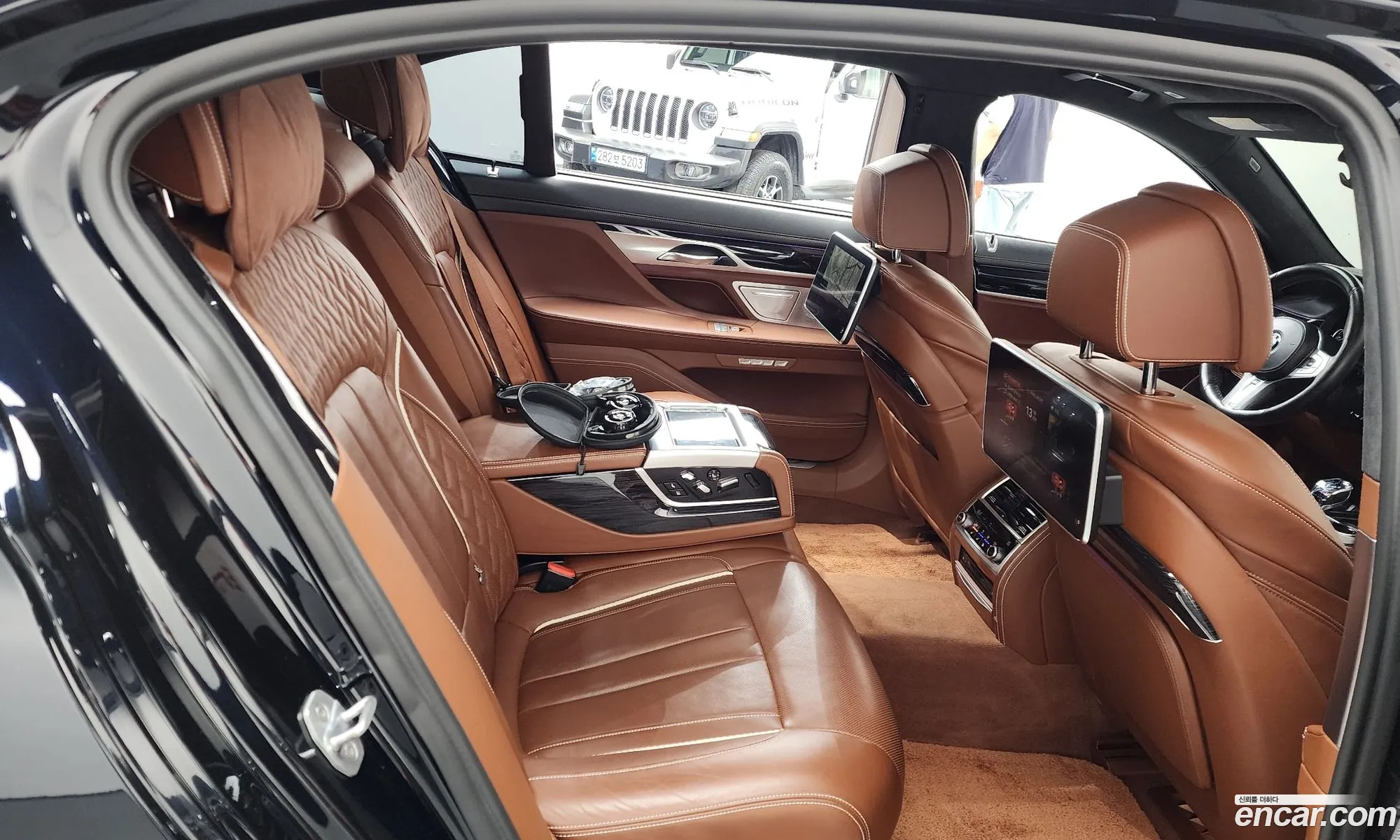 BMW 7 Series 2018 — 12