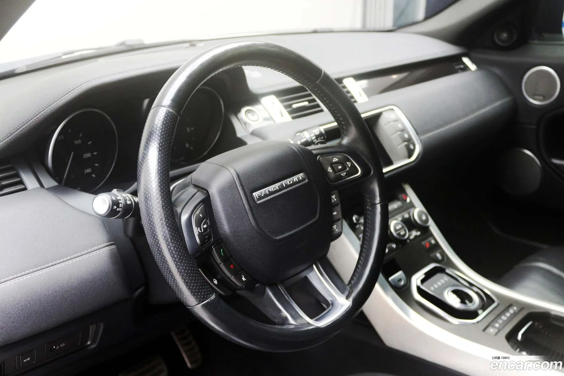 Land Rover Range Rover Evoque 2016 — 17